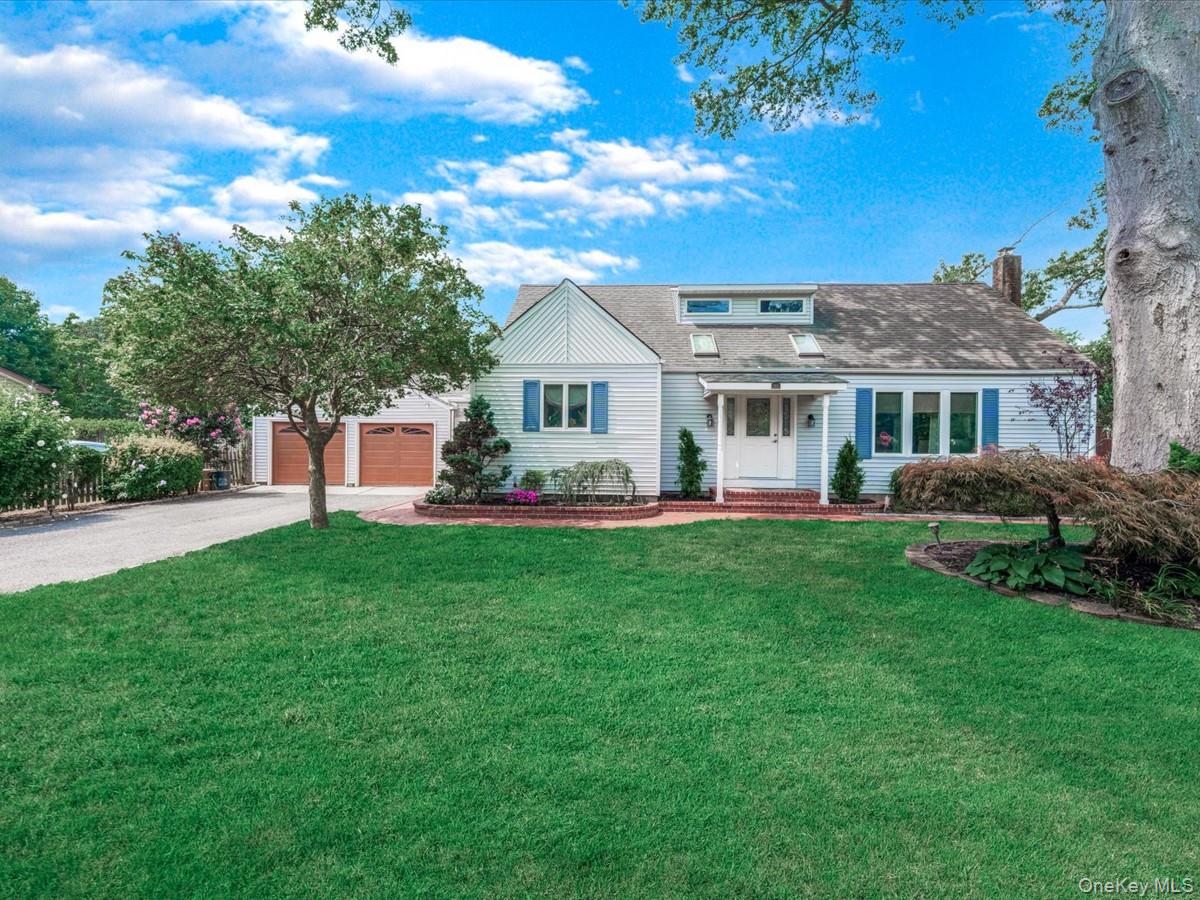 60 Hanrahan Avenue, Farmingville, NY 11738