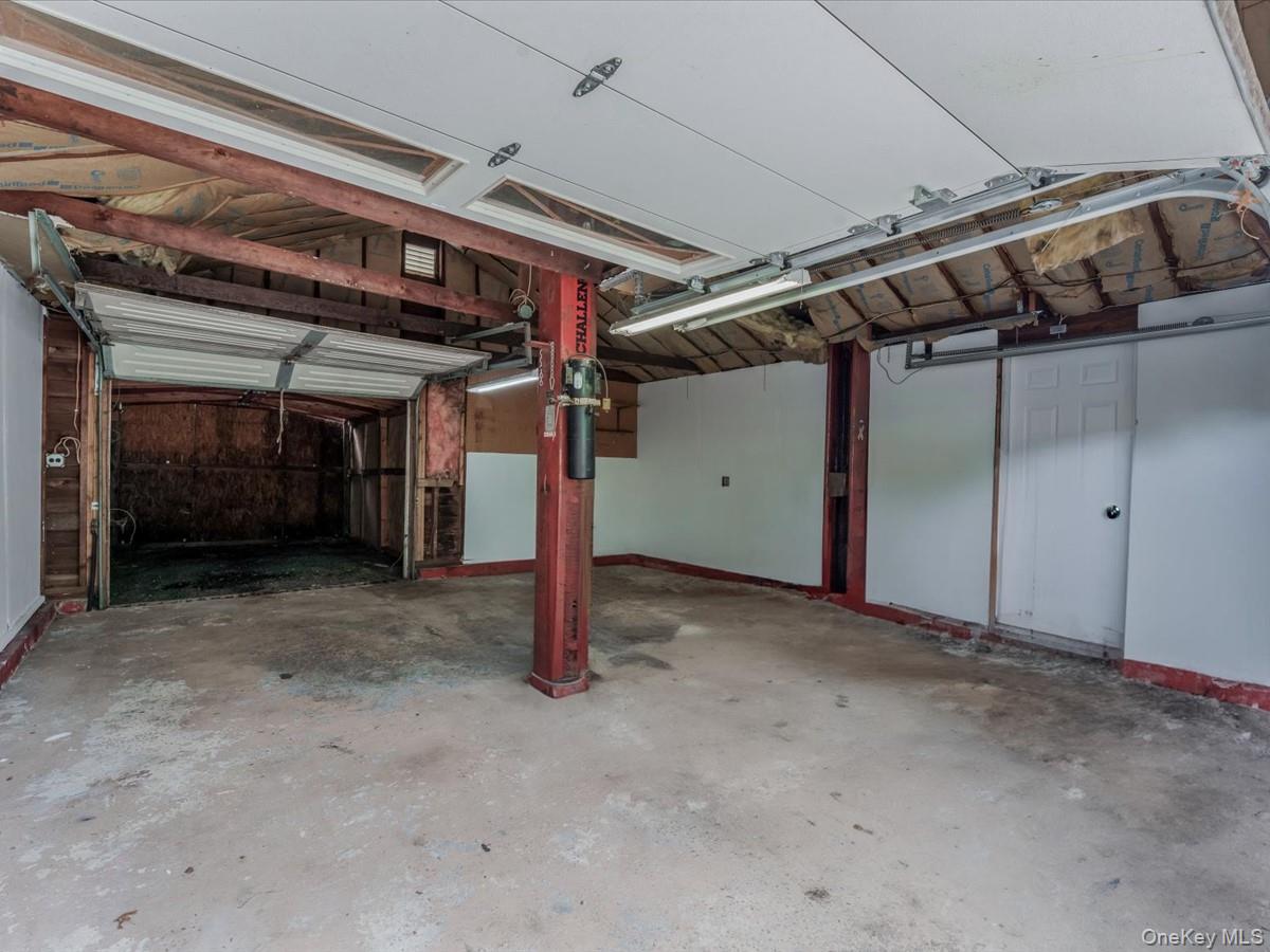 60 Hanrahan Avenue, Farmingville, NY 11738