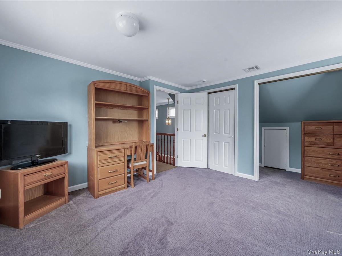 60 Hanrahan Avenue, Farmingville, NY 11738