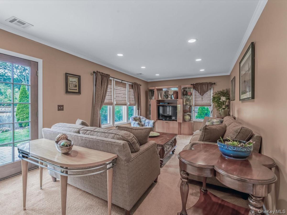 60 Hanrahan Avenue, Farmingville, NY 11738