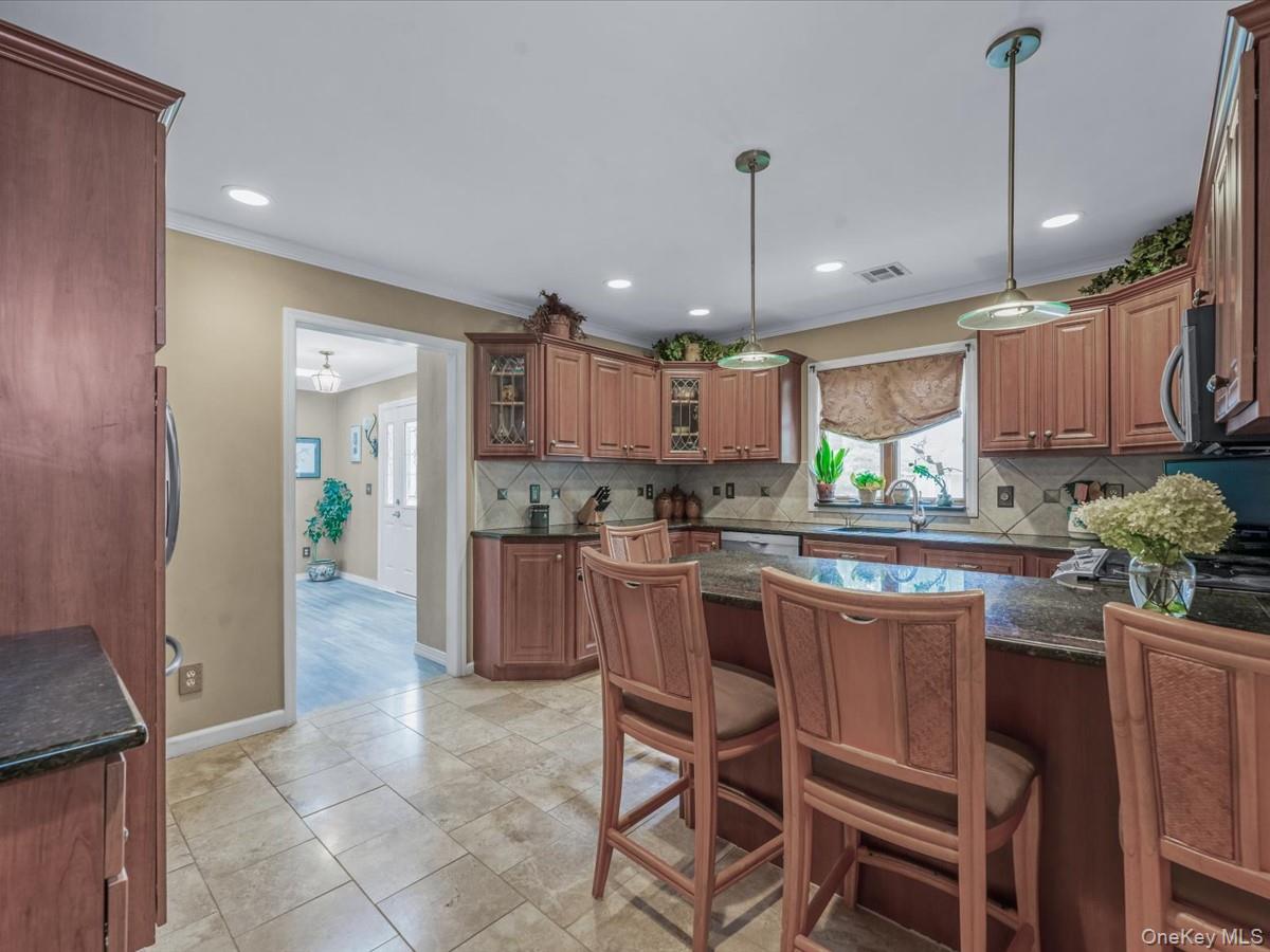 60 Hanrahan Avenue, Farmingville, NY 11738