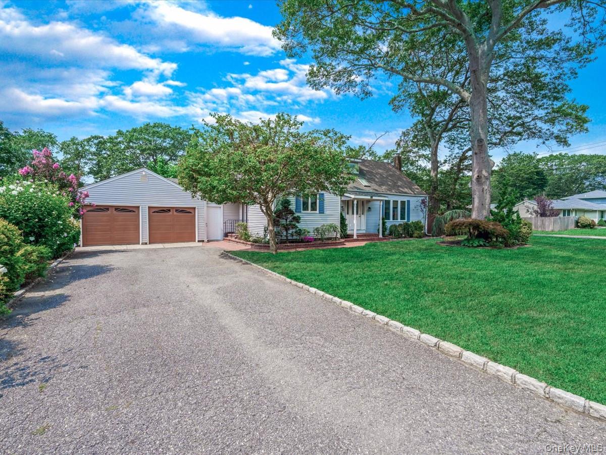 60 Hanrahan Avenue, Farmingville, NY 11738