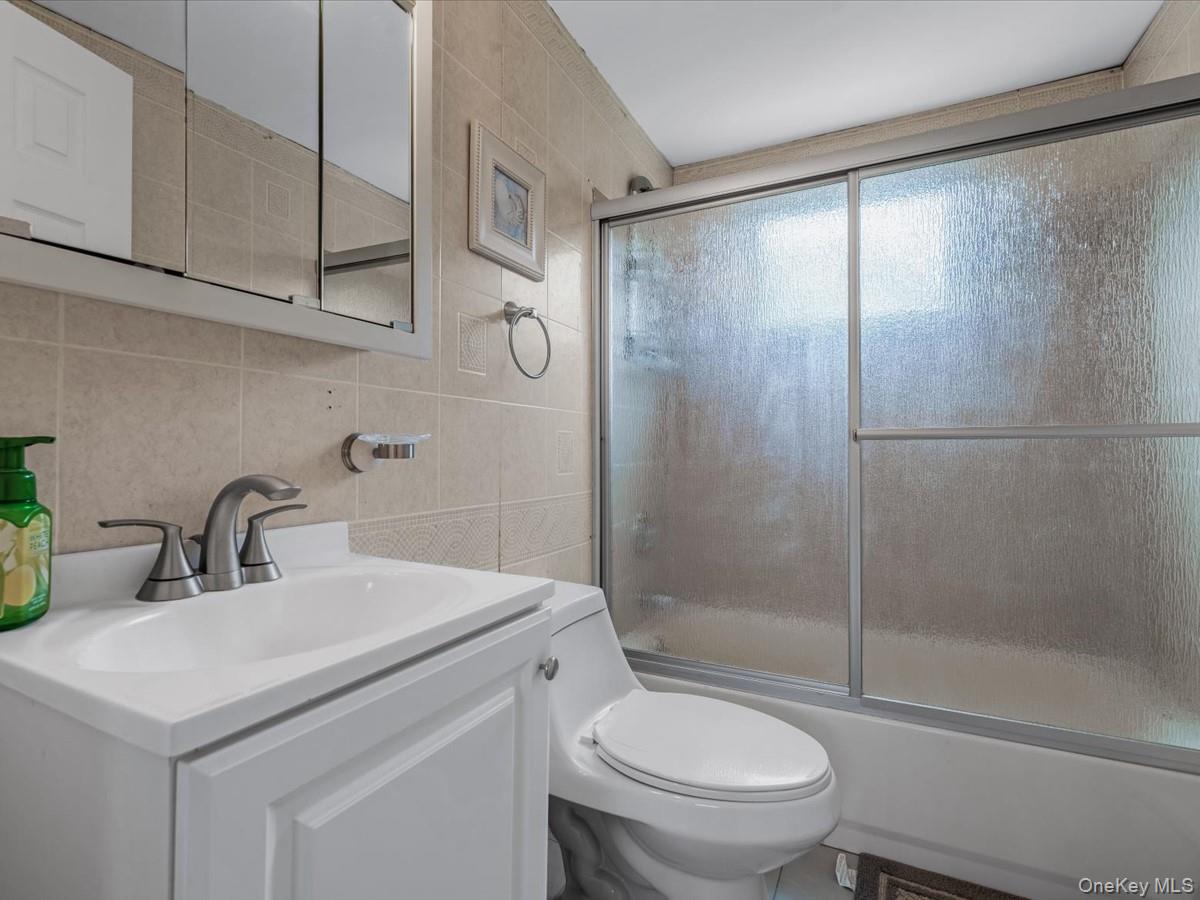 60 Hanrahan Avenue, Farmingville, NY 11738