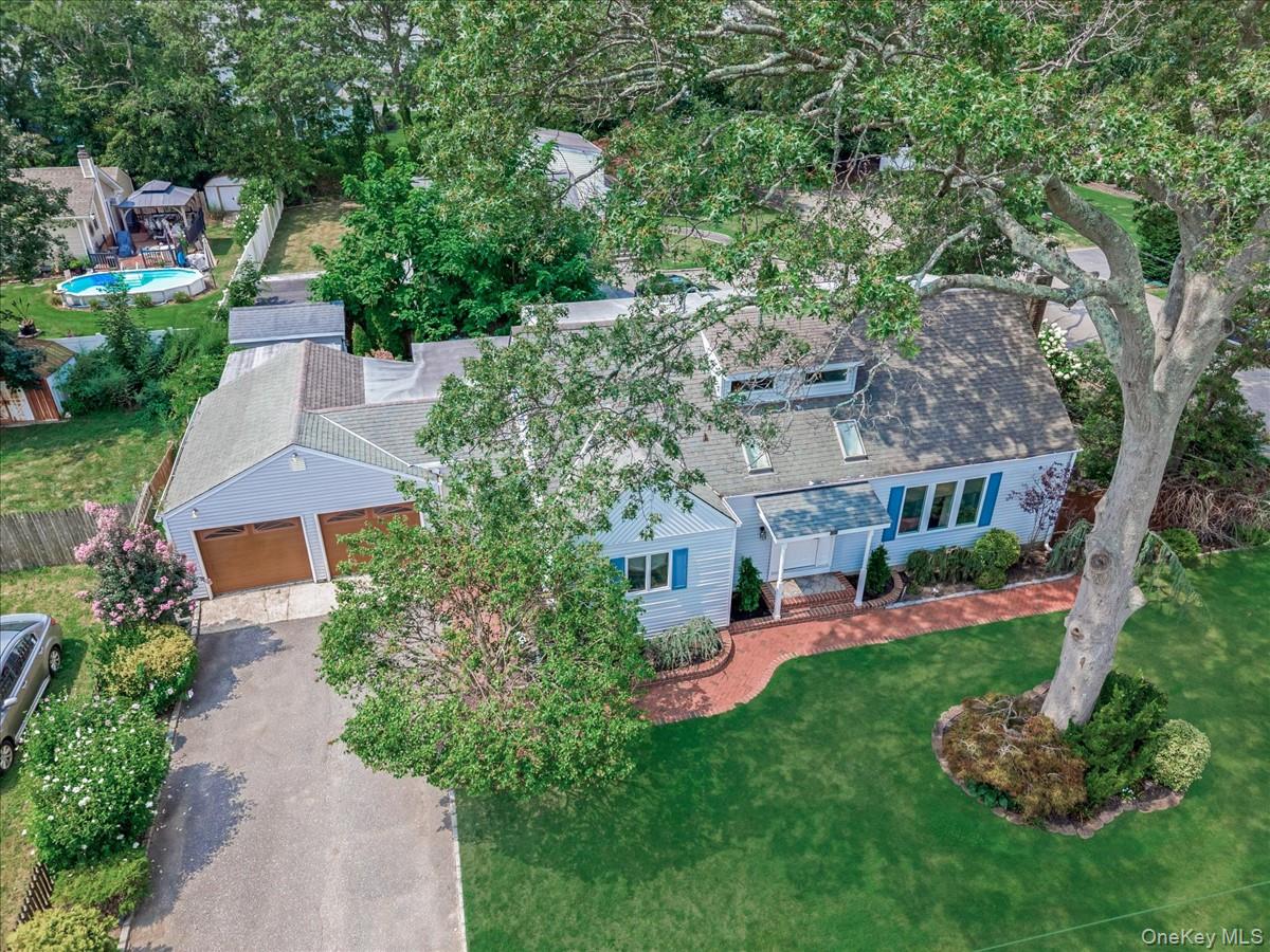 60 Hanrahan Avenue, Farmingville, NY 11738