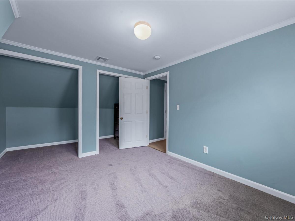 60 Hanrahan Avenue, Farmingville, NY 11738