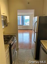 4 Martine Avenue # 1401, White Plains, NY 10606