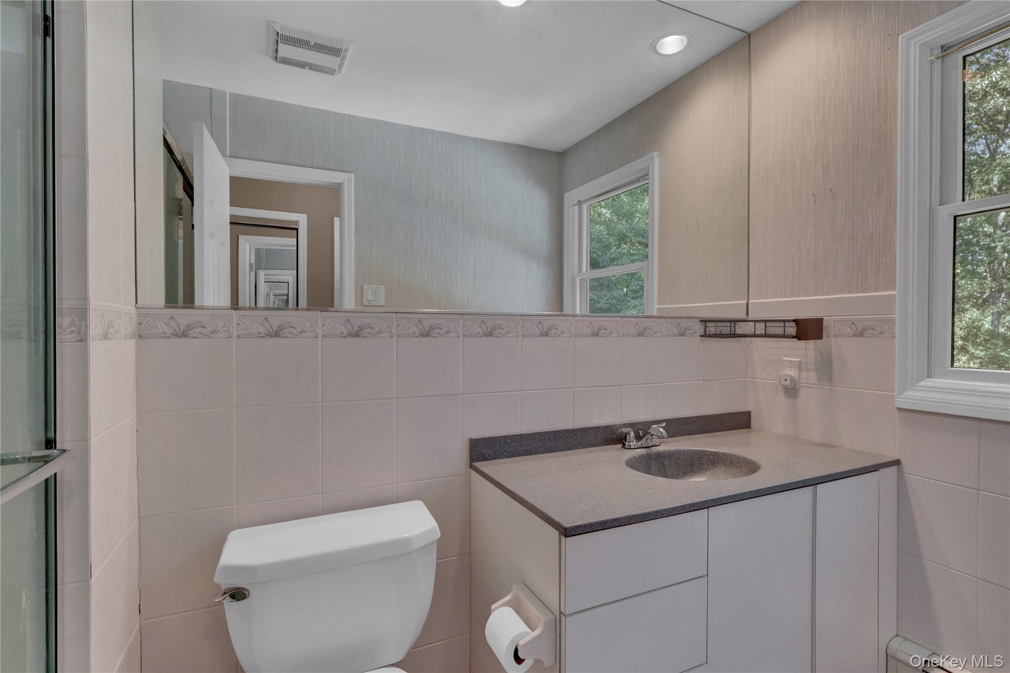 105 Cliff Road, Port Jefferson, NY 11777