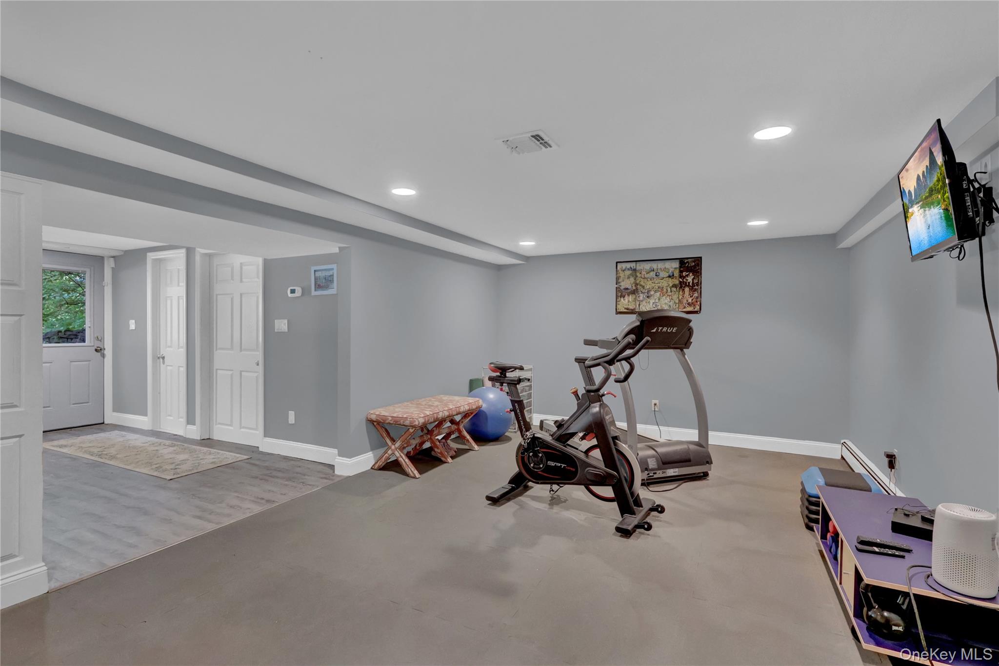 105 Cliff Road, Port Jefferson, NY 11777