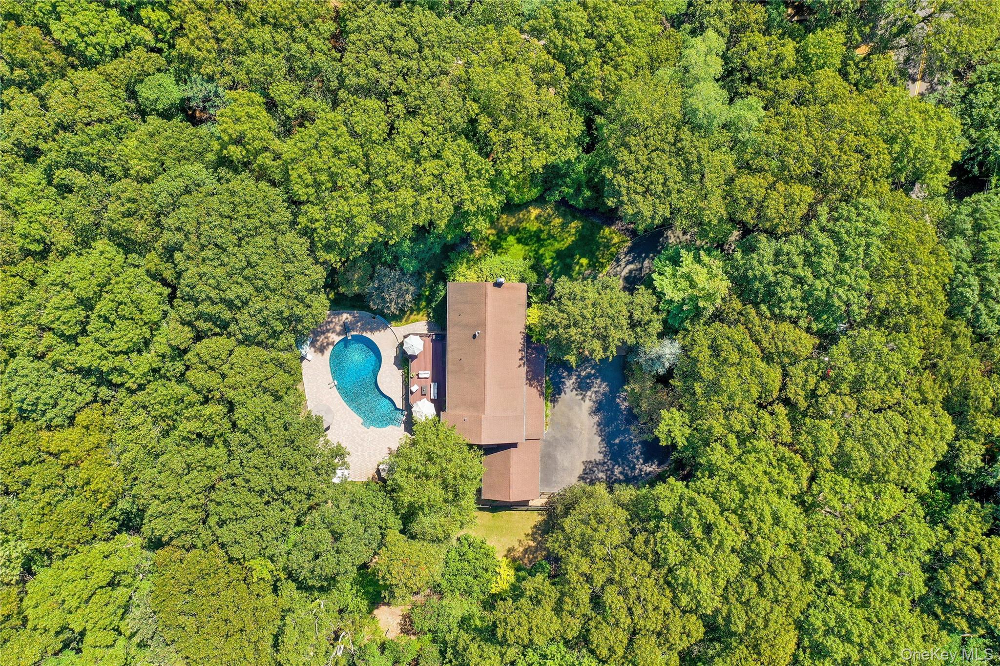 105 Cliff Road, Port Jefferson, NY 11777