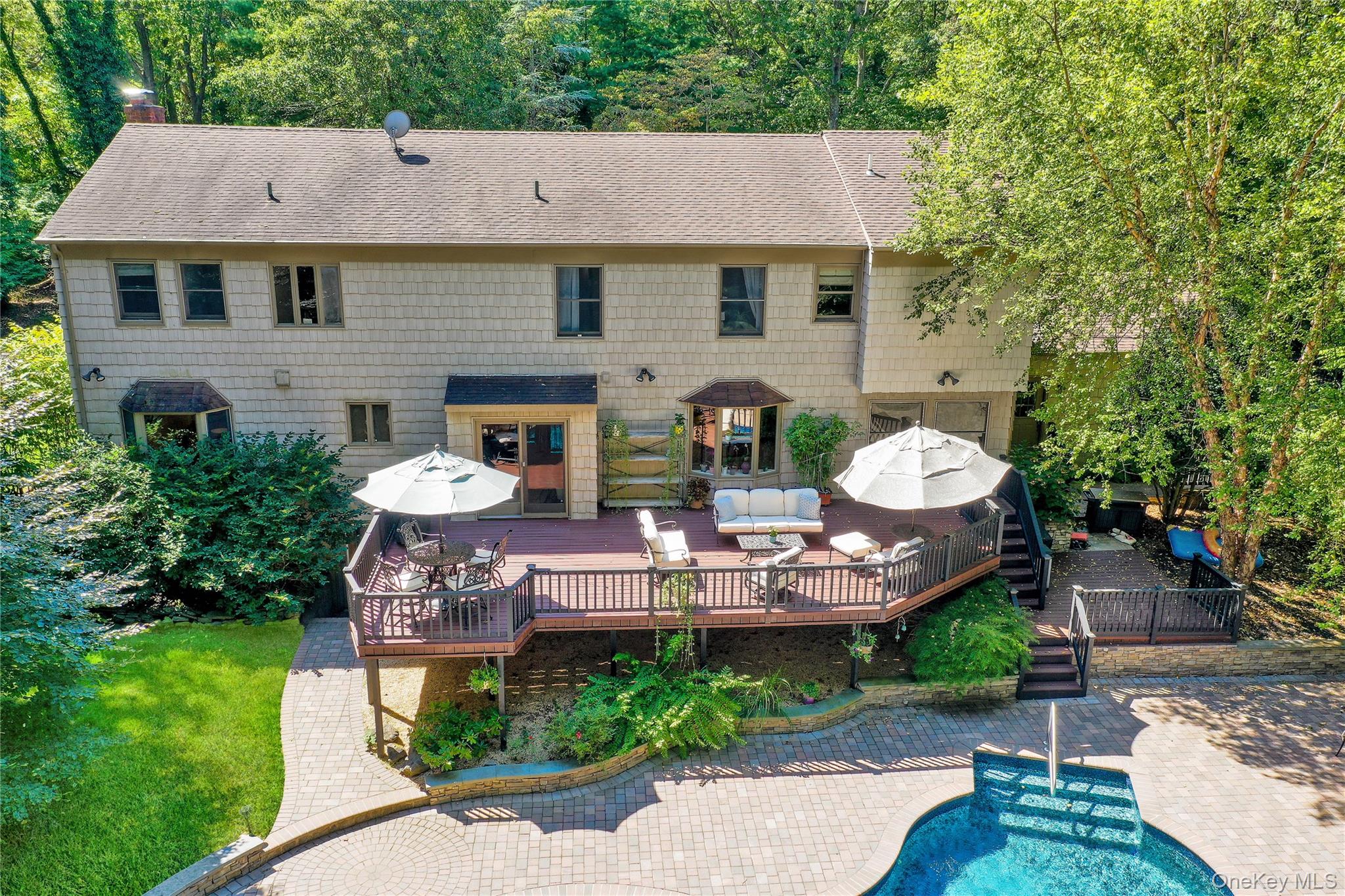 105 Cliff Road, Port Jefferson, NY 11777