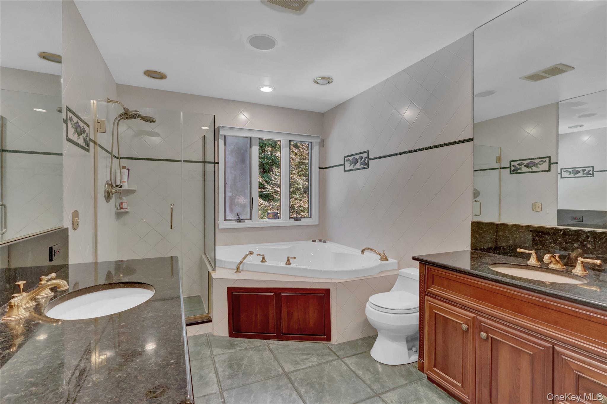 105 Cliff Road, Port Jefferson, NY 11777