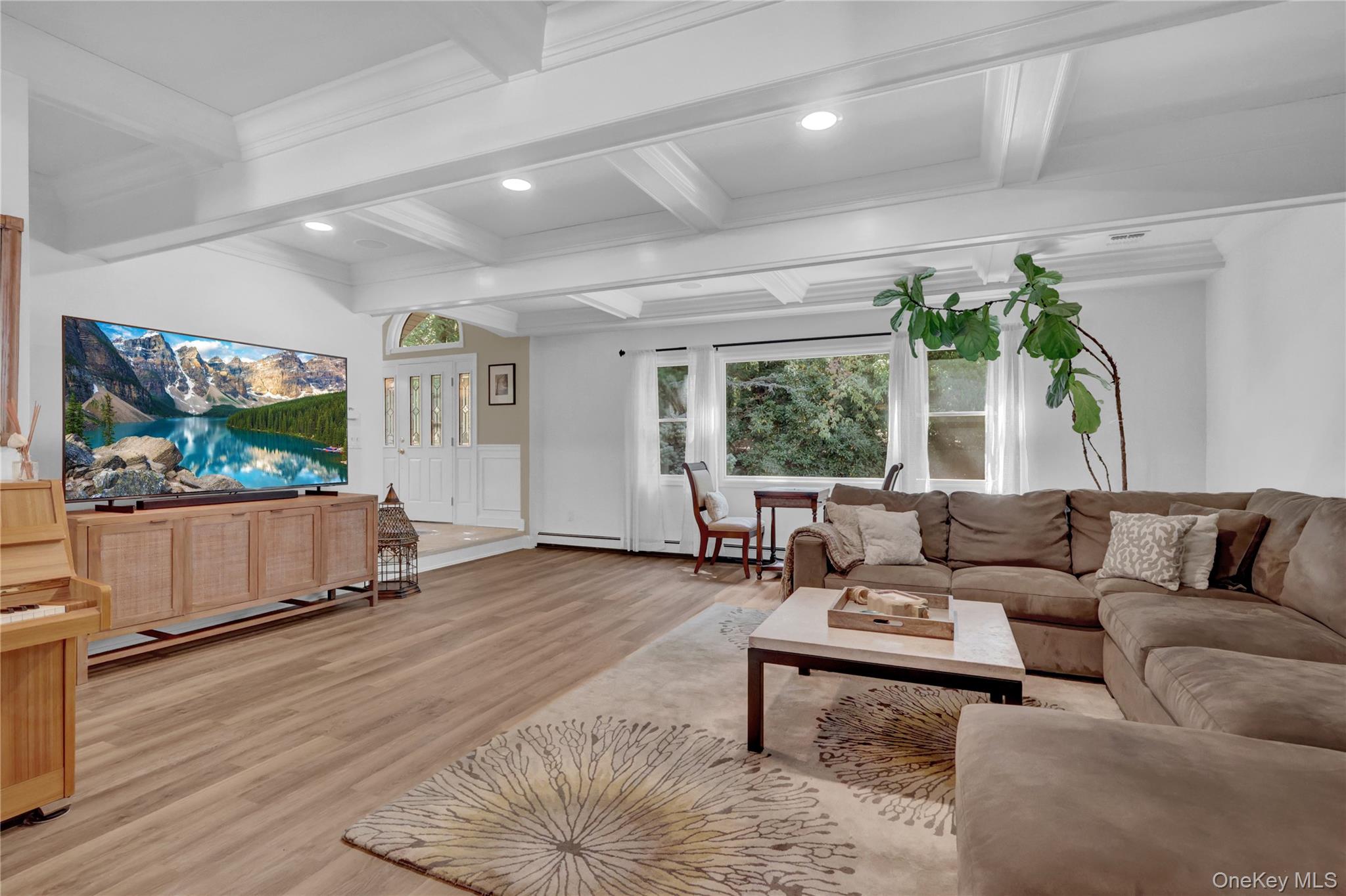 105 Cliff Road, Port Jefferson, NY 11777