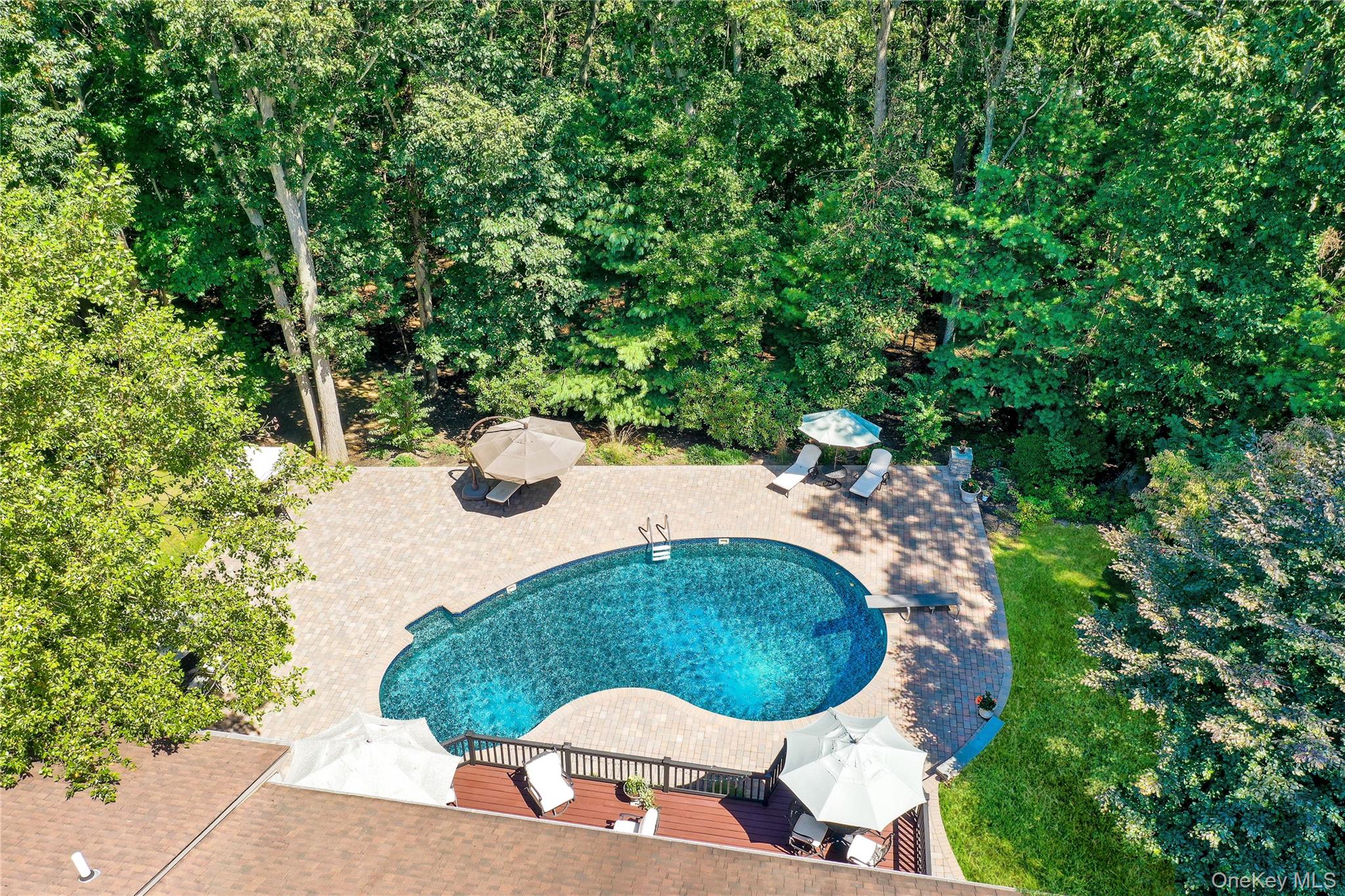 105 Cliff Road, Port Jefferson, NY 11777