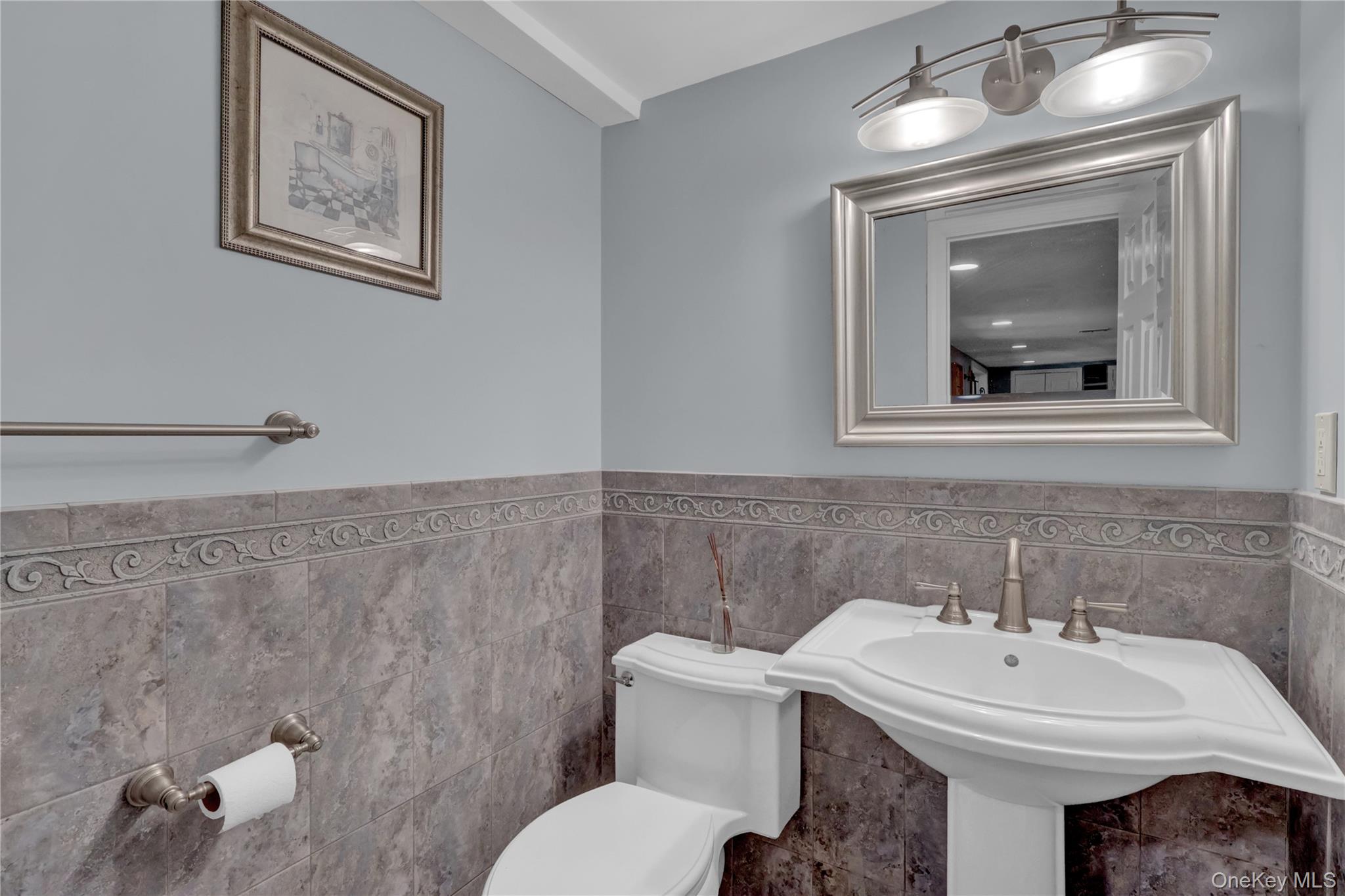 105 Cliff Road, Port Jefferson, NY 11777