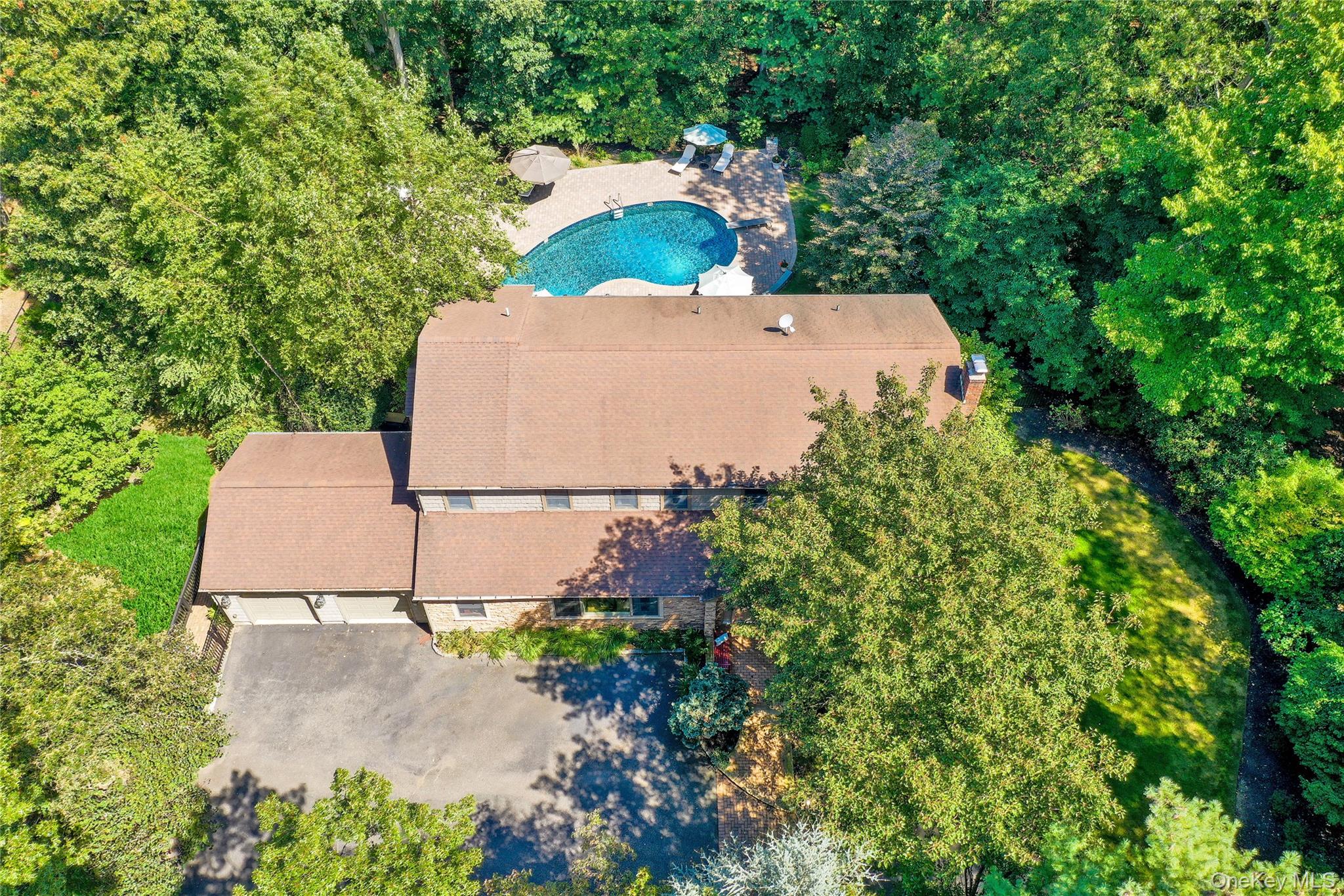 105 Cliff Road, Port Jefferson, NY 11777