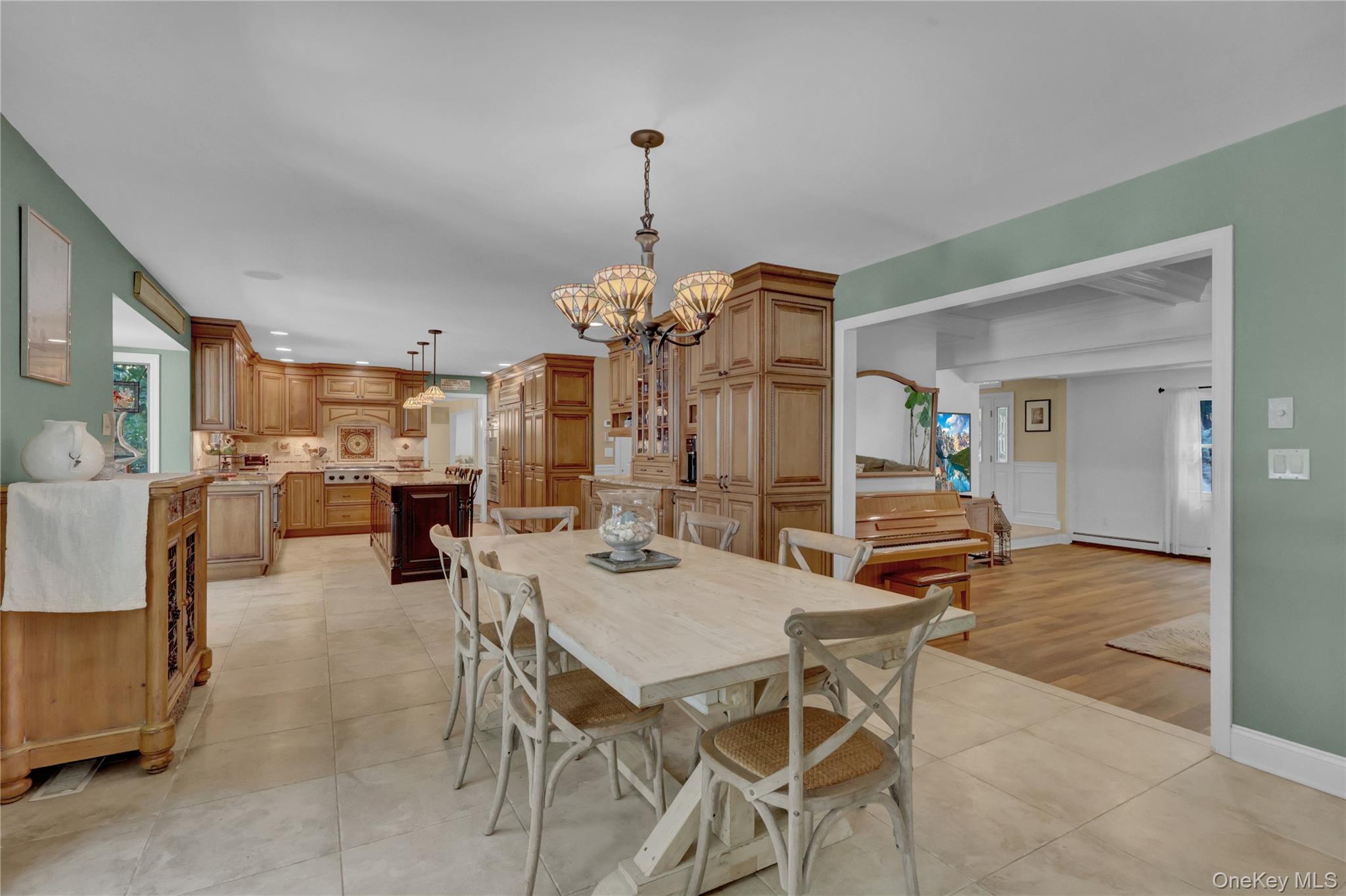 105 Cliff Road, Port Jefferson, NY 11777