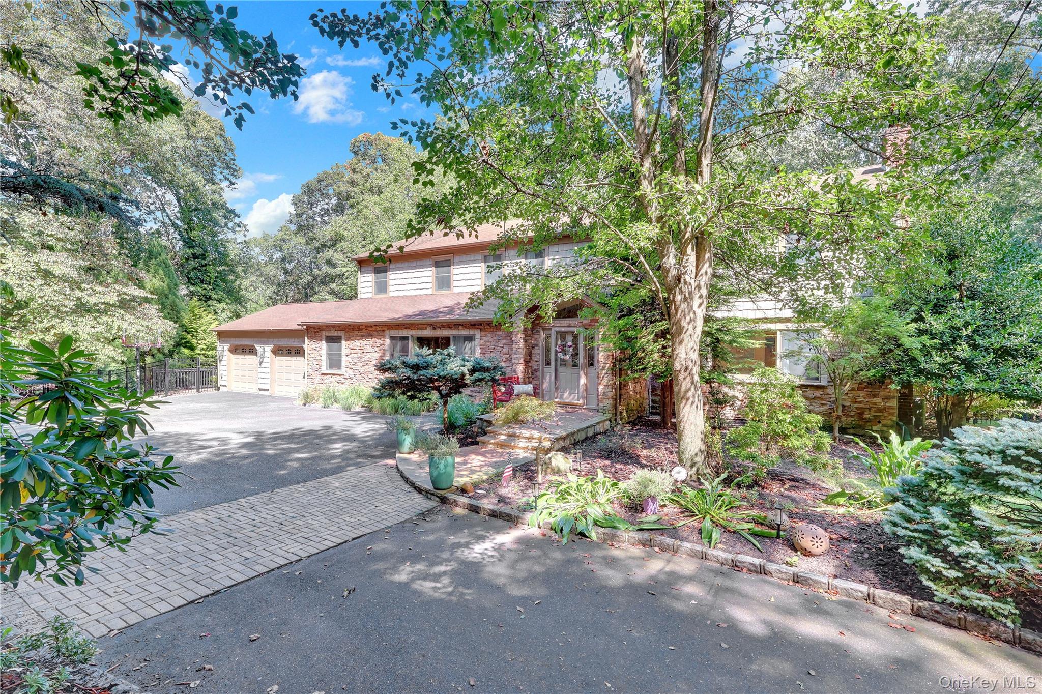 105 Cliff Road, Port Jefferson, NY 11777