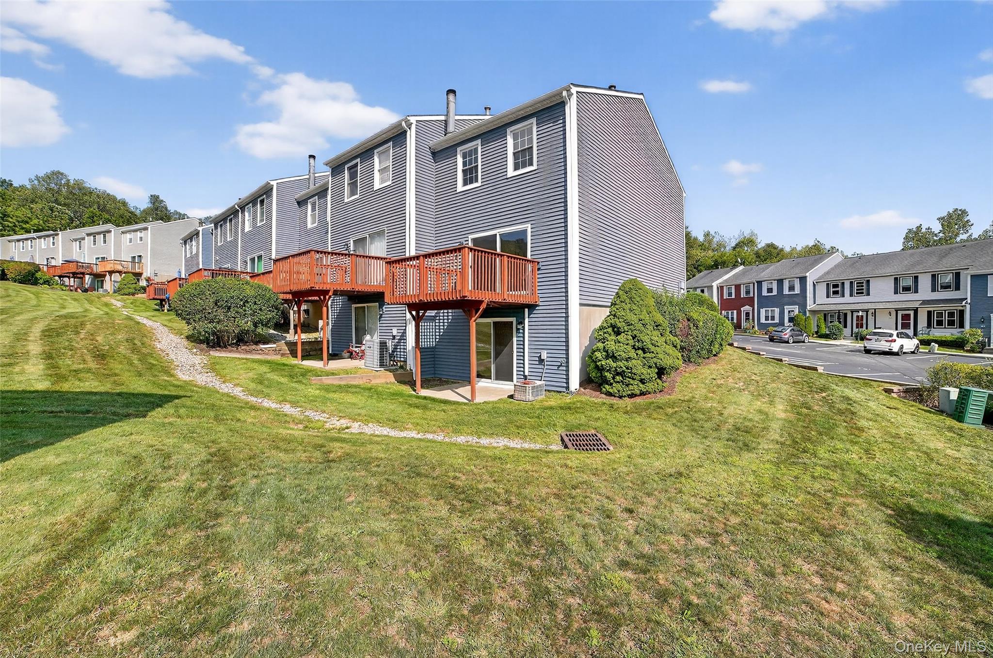 501 Mallard Way, Peekskill, NY 10566