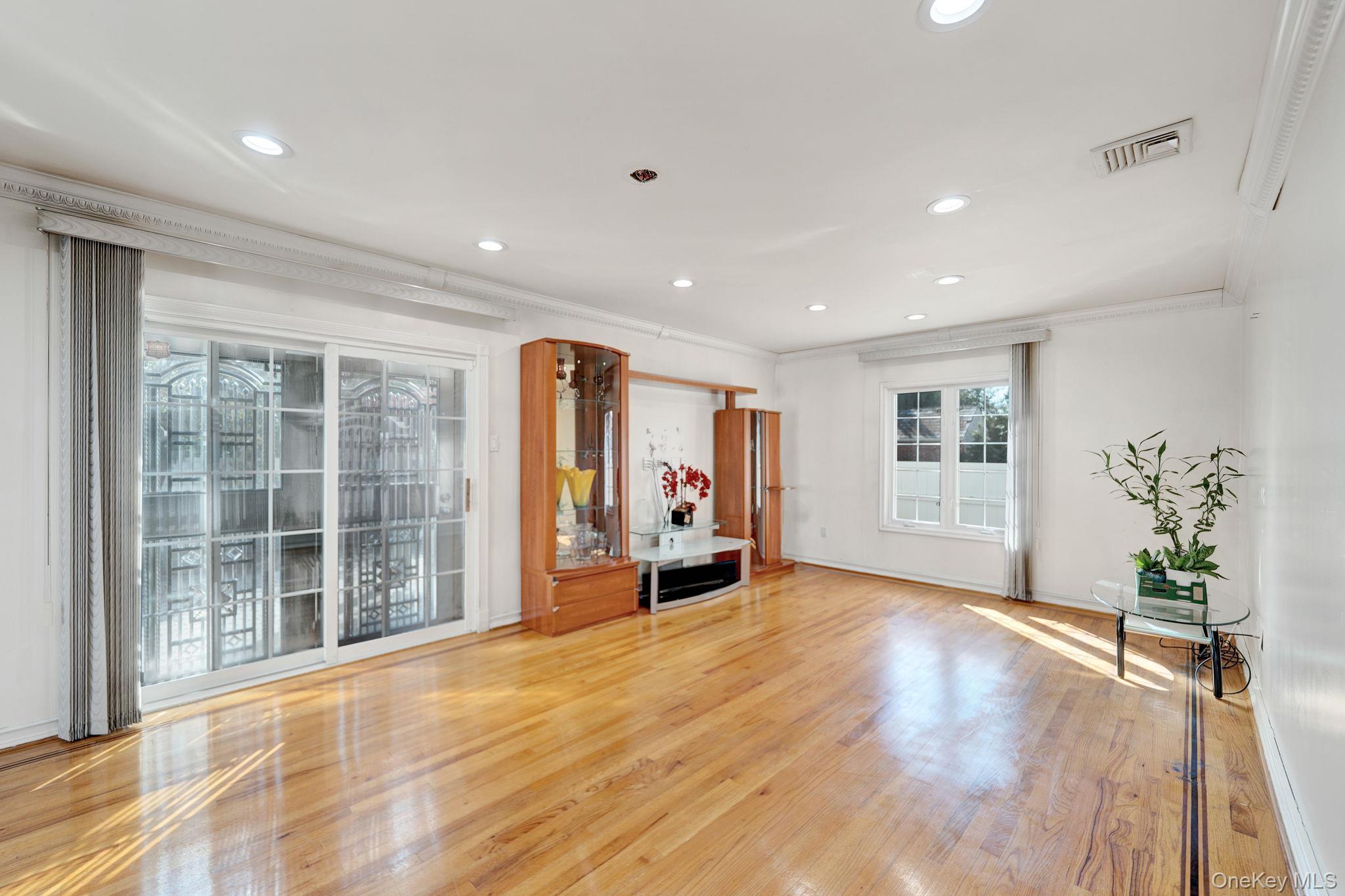 73-55 194th Street, Fresh Meadows, NY 11366