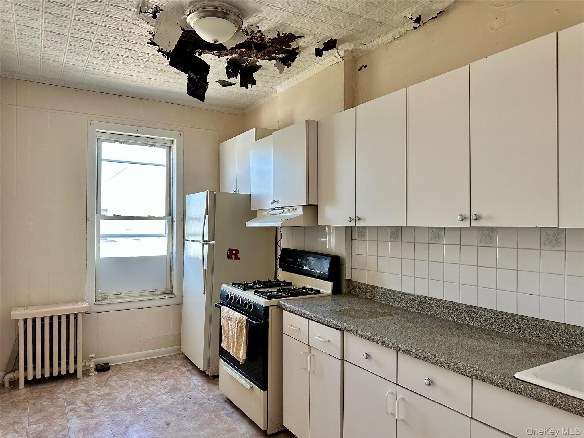 64-13 Metropolitan Avenue, Middle Village, NY 11379