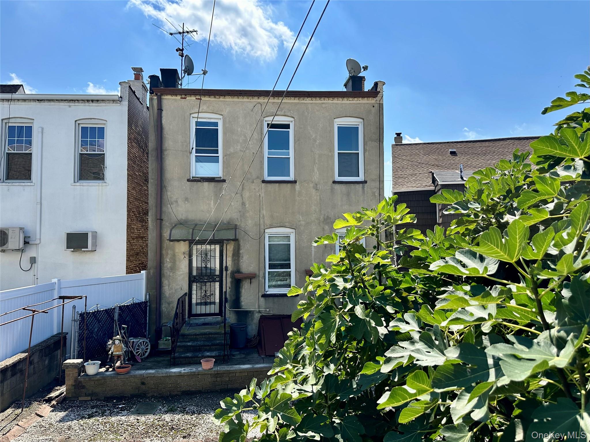 64-13 Metropolitan Avenue, Middle Village, NY 11379