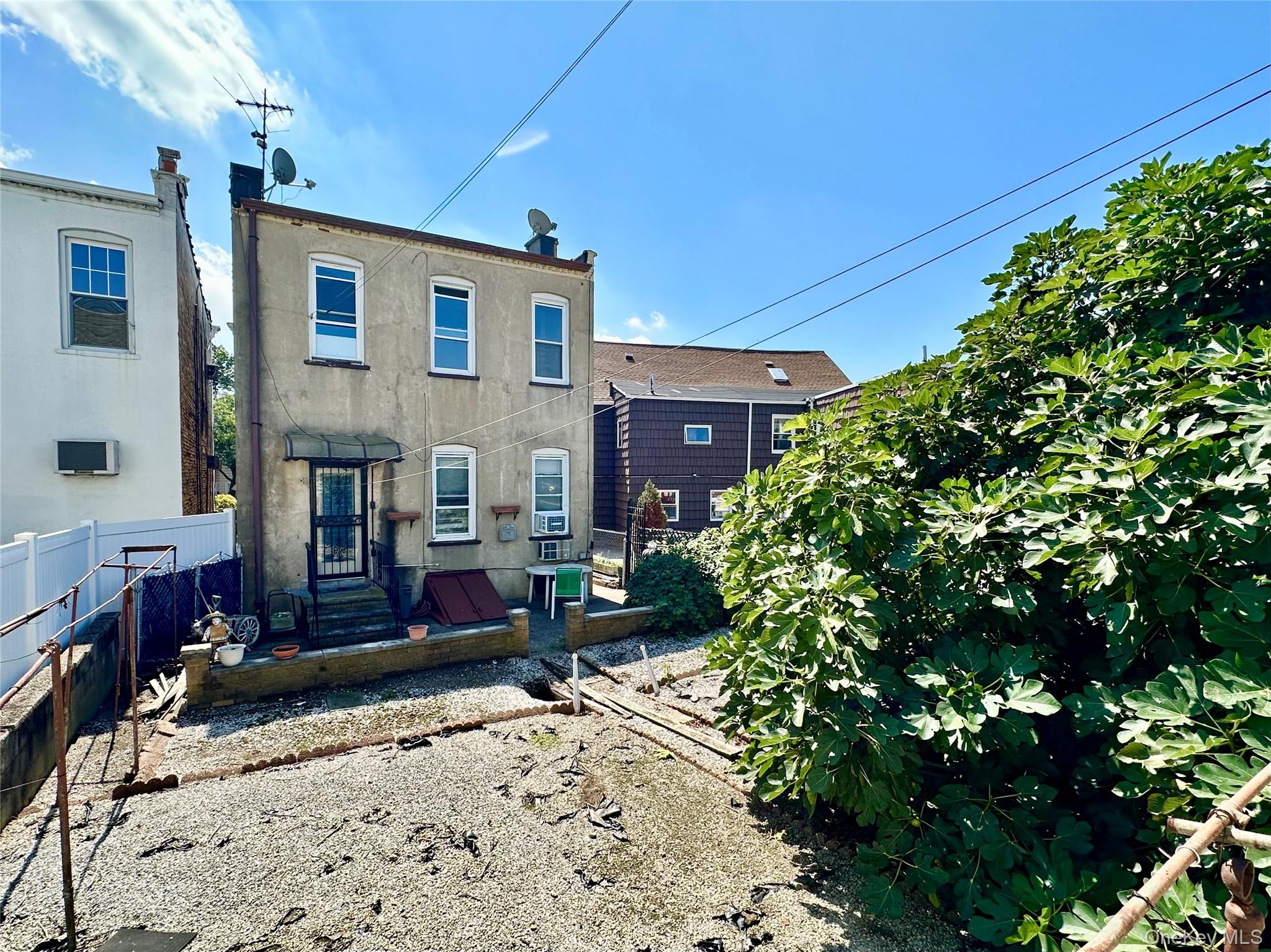 64-13 Metropolitan Avenue, Middle Village, NY 11379