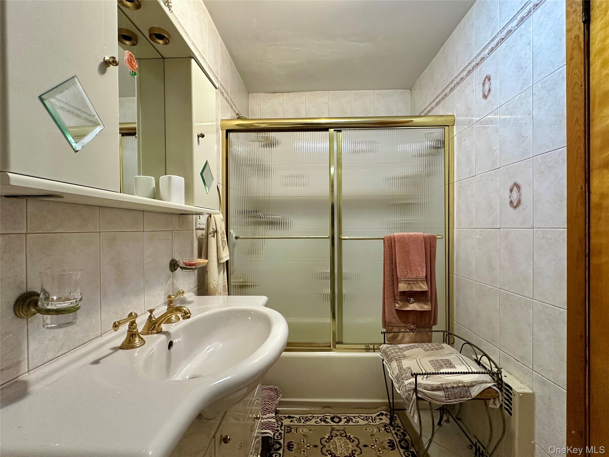 64-13 Metropolitan Avenue, Middle Village, NY 11379