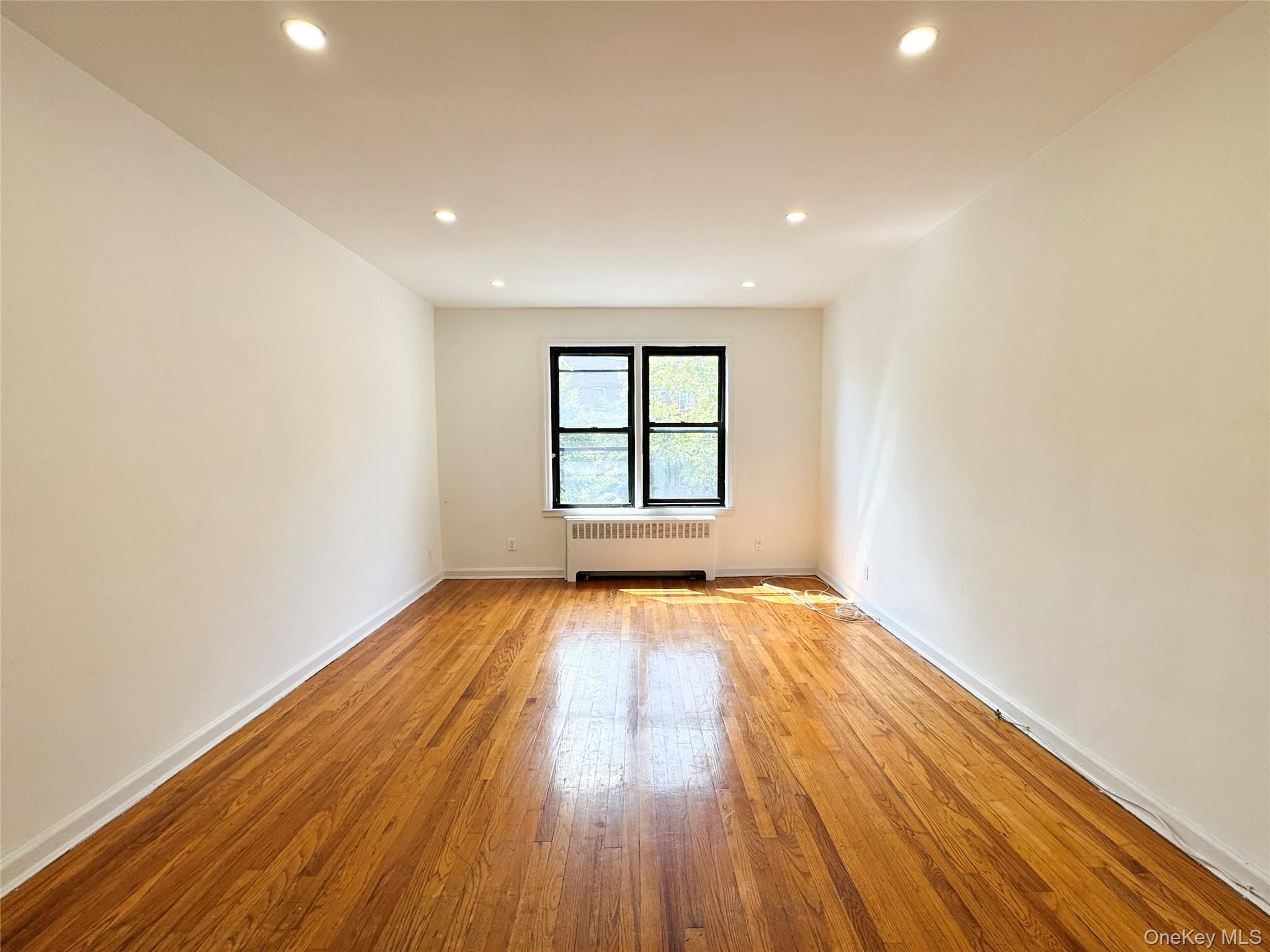 37-31 149th st # 2m, Flushing, NY 11354