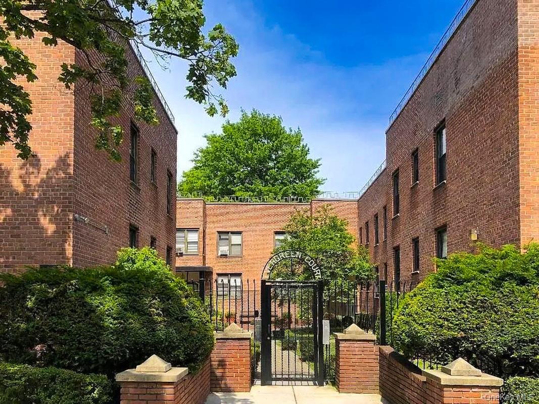 37-31 149th st # 2m, Flushing, NY 11354