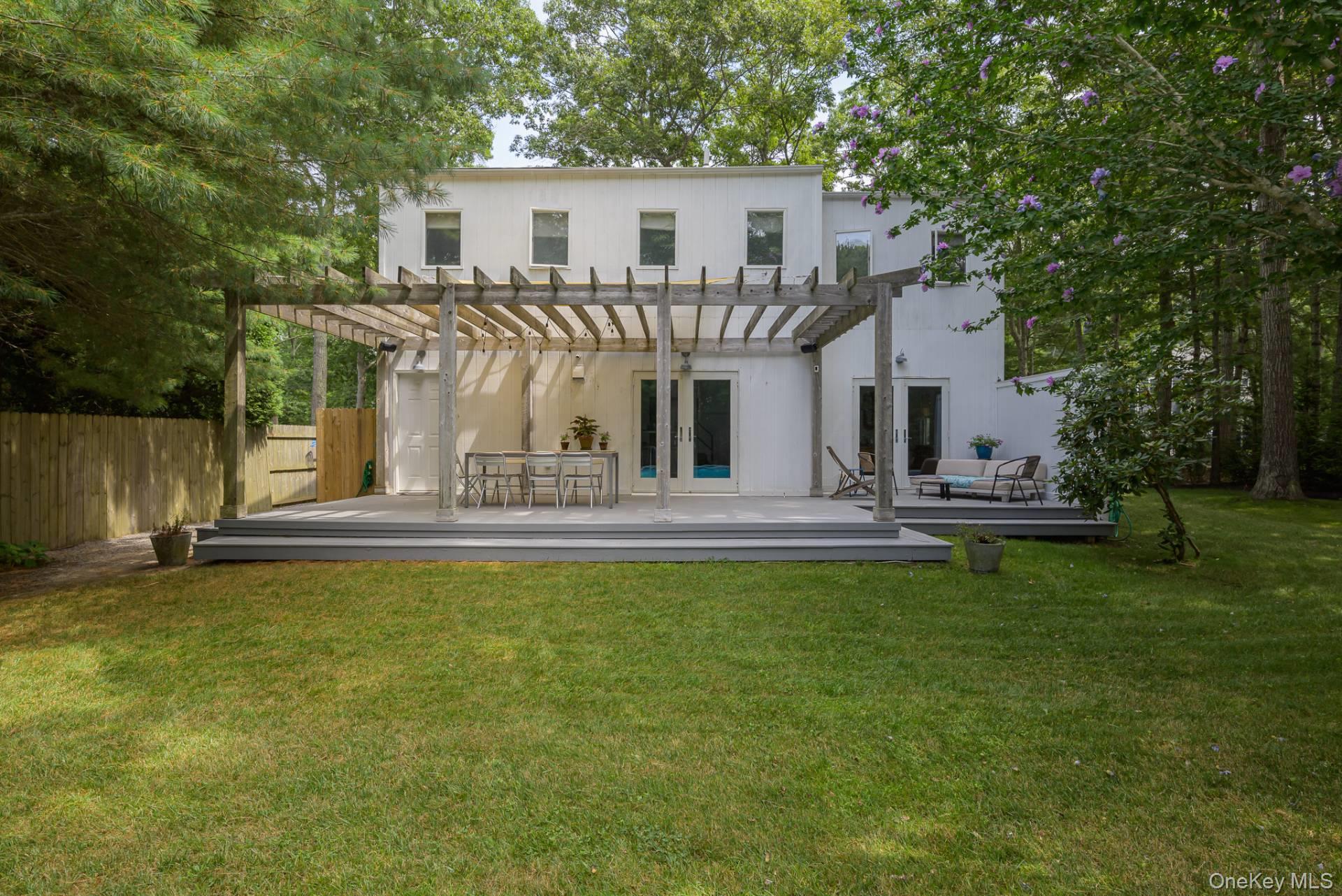 175 Warfield Way, Southampton, NY 11968