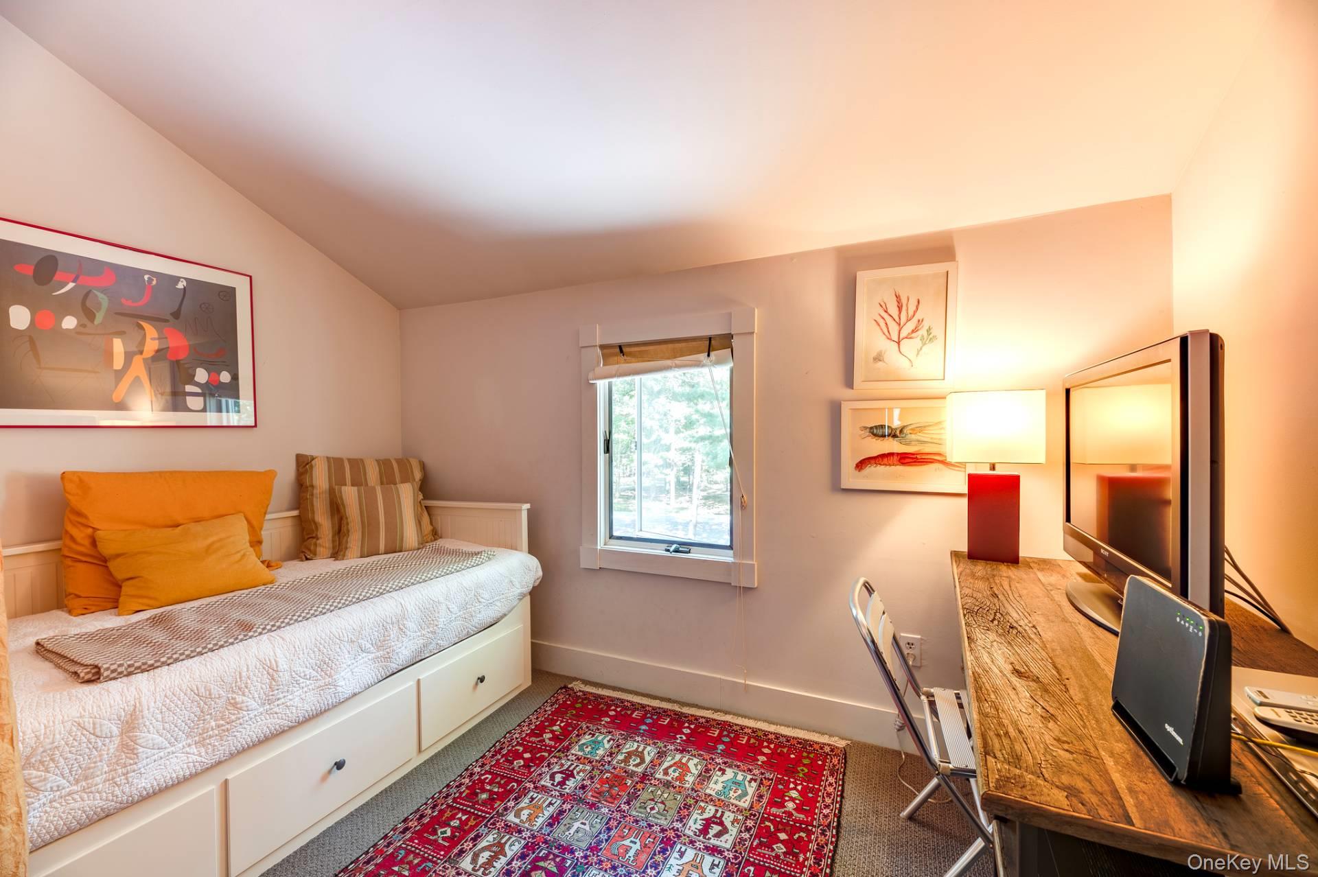 175 Warfield Way, Southampton, NY 11968