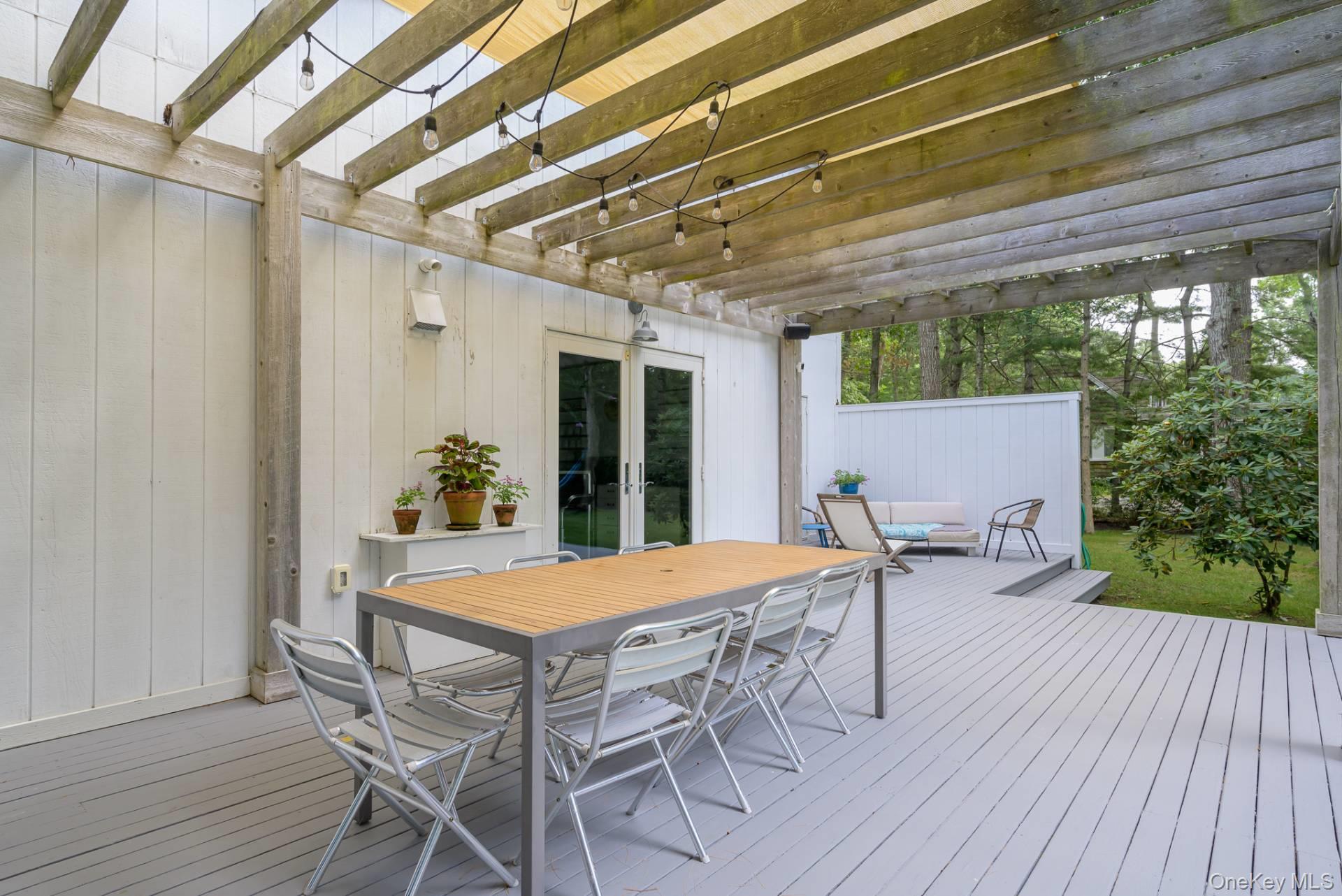 175 Warfield Way, Southampton, NY 11968