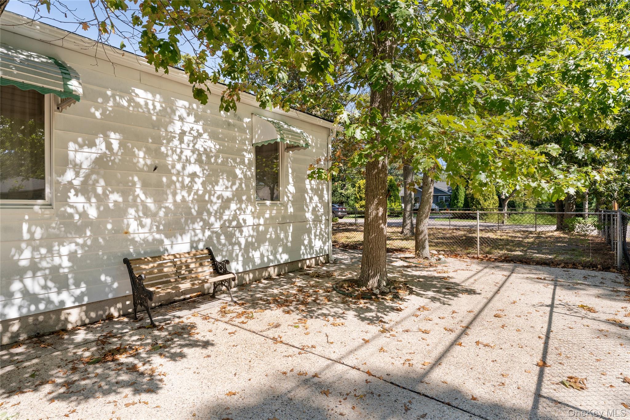 16 Daisy Place, Selden, NY 11784