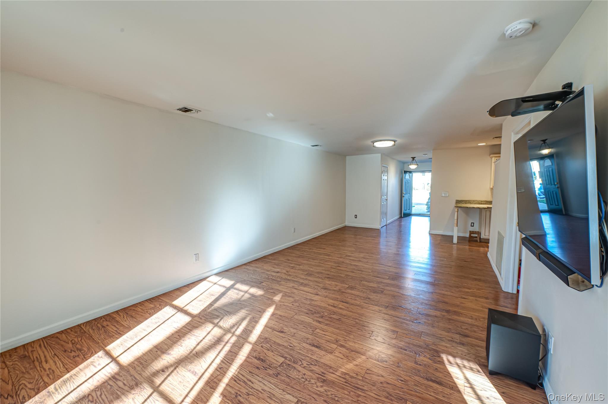 1113 Savoy Drive, Melville, NY 11747