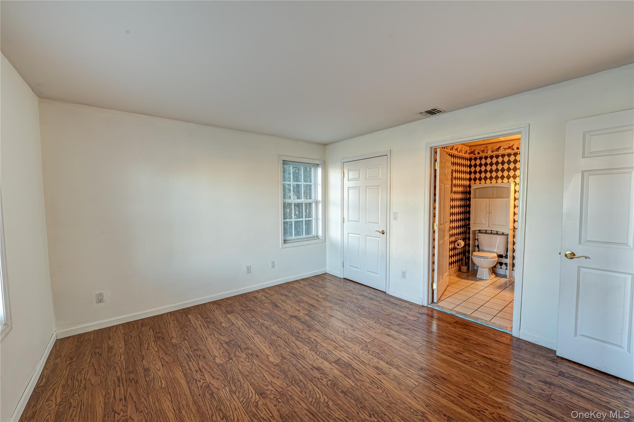 1113 Savoy Drive, Melville, NY 11747