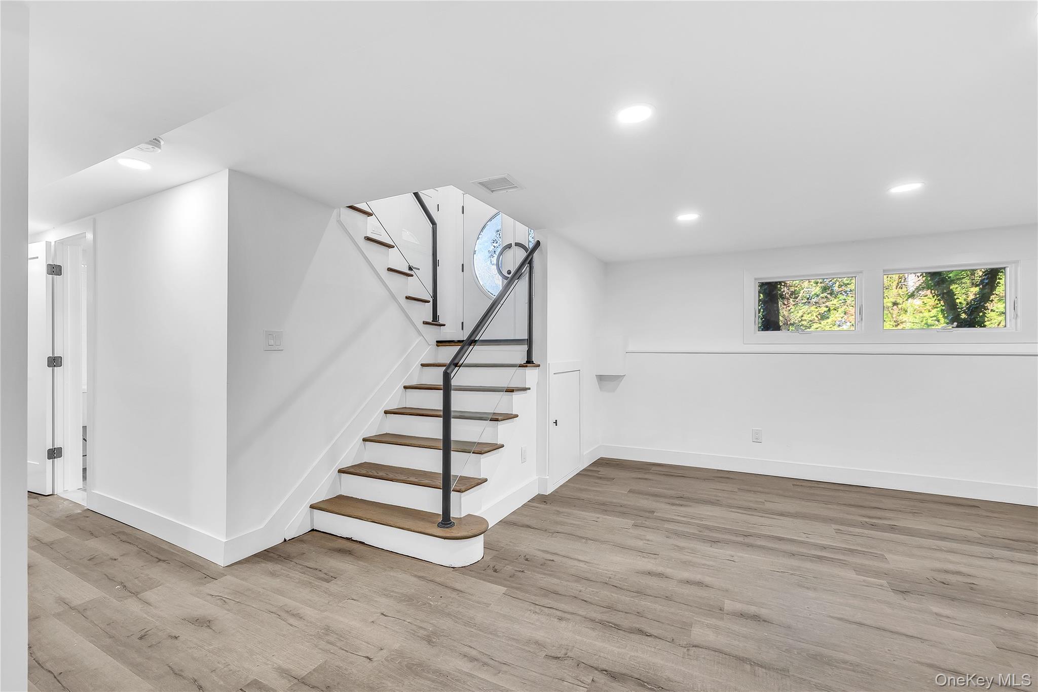 1 Richardson Avenue, Sea Cliff, NY 11579