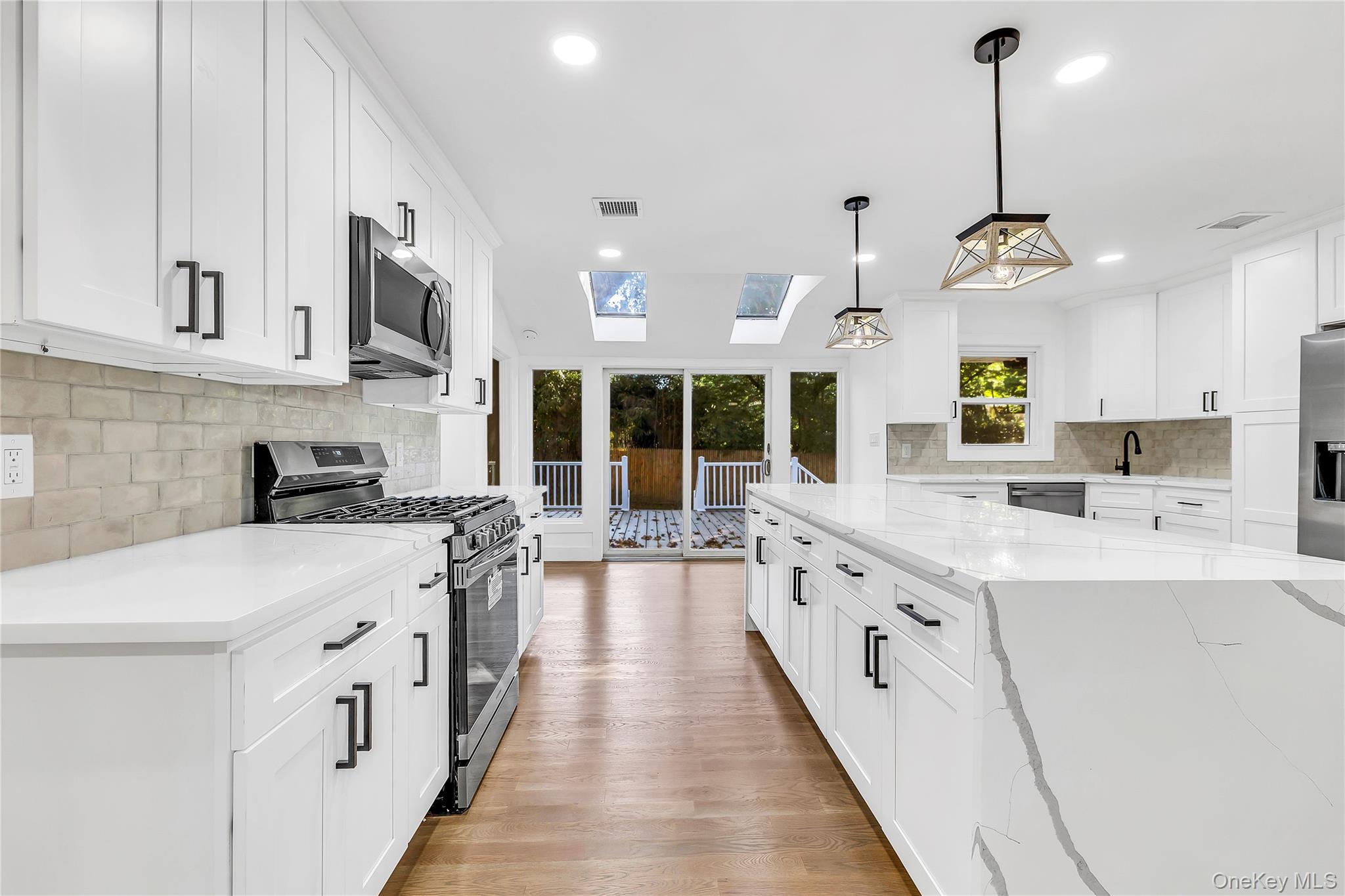 1 Richardson Avenue, Sea Cliff, NY 11579