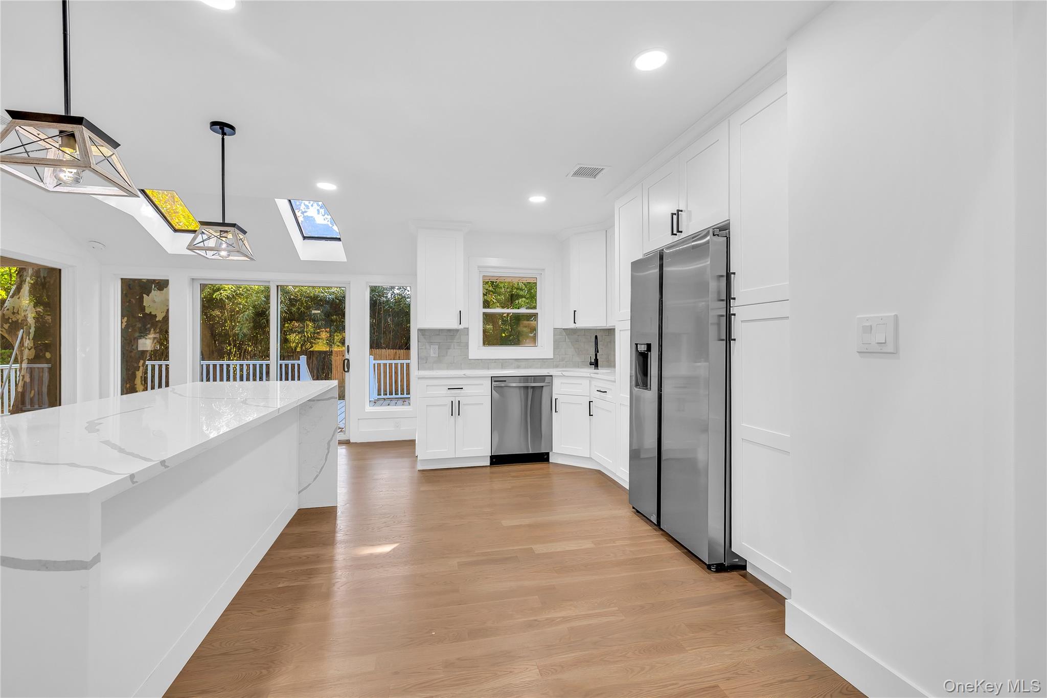 1 Richardson Avenue, Sea Cliff, NY 11579