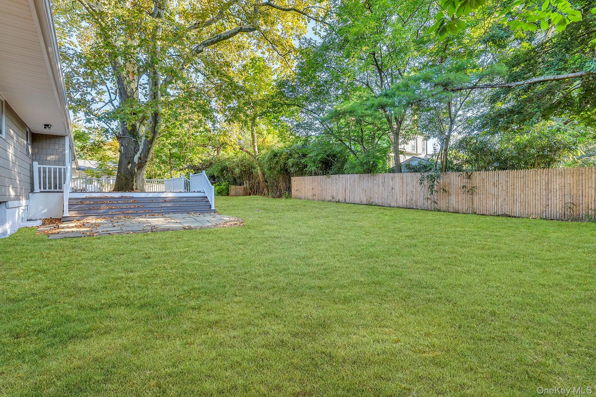 1 Richardson Avenue, Sea Cliff, NY 11579