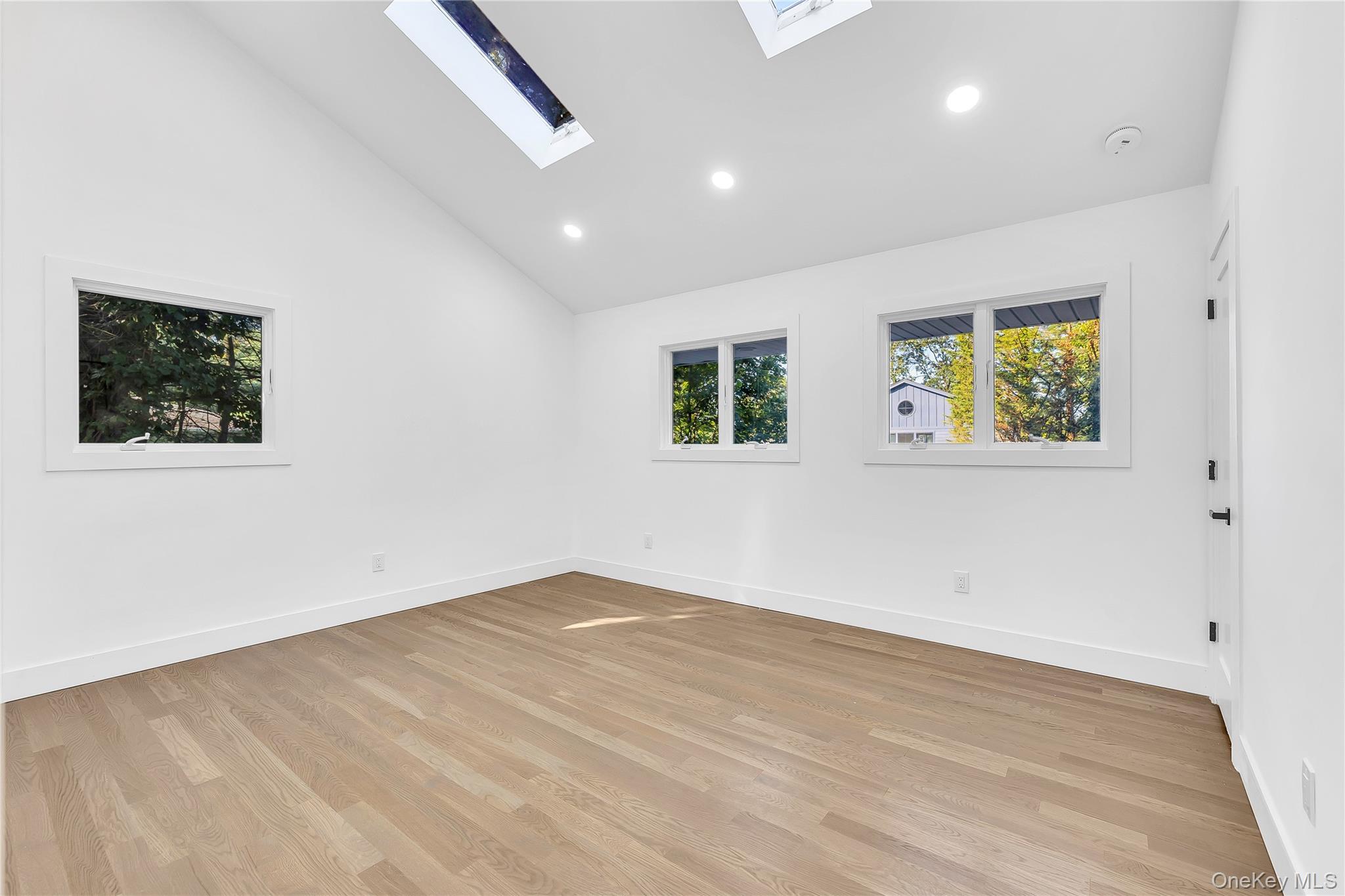 1 Richardson Avenue, Sea Cliff, NY 11579