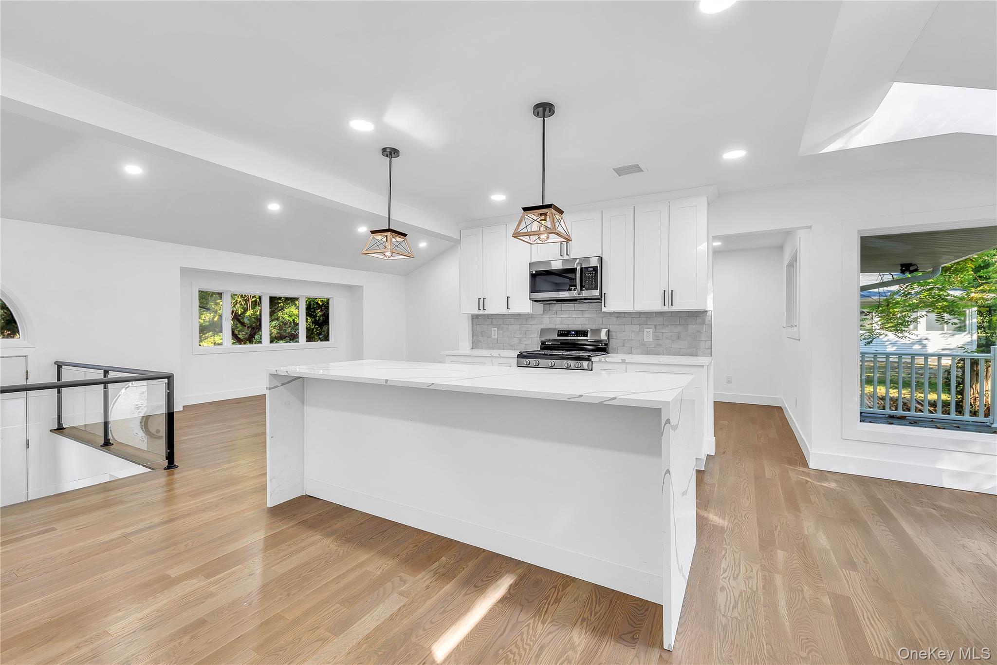 1 Richardson Avenue, Sea Cliff, NY 11579