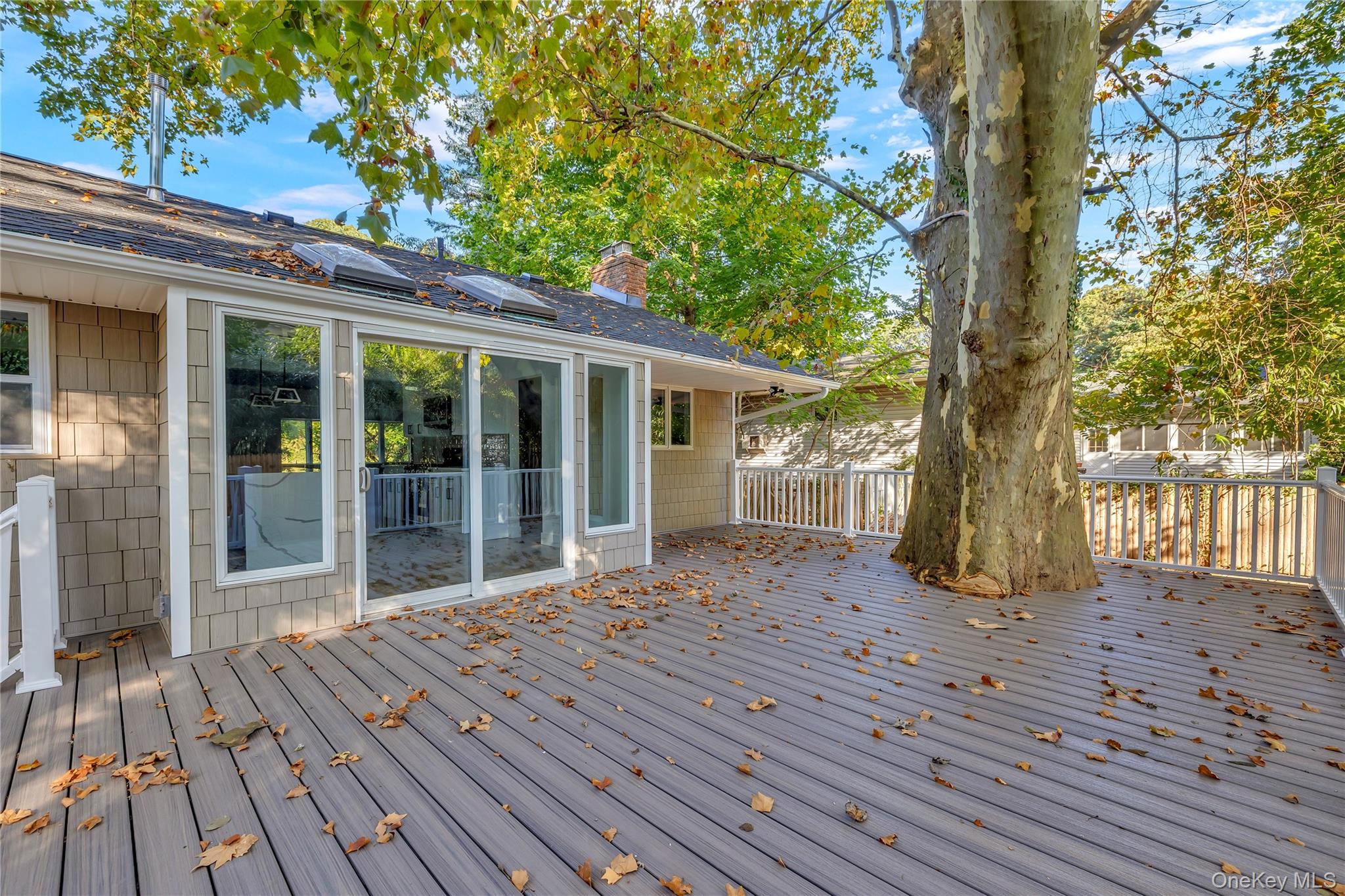 1 Richardson Avenue, Sea Cliff, NY 11579