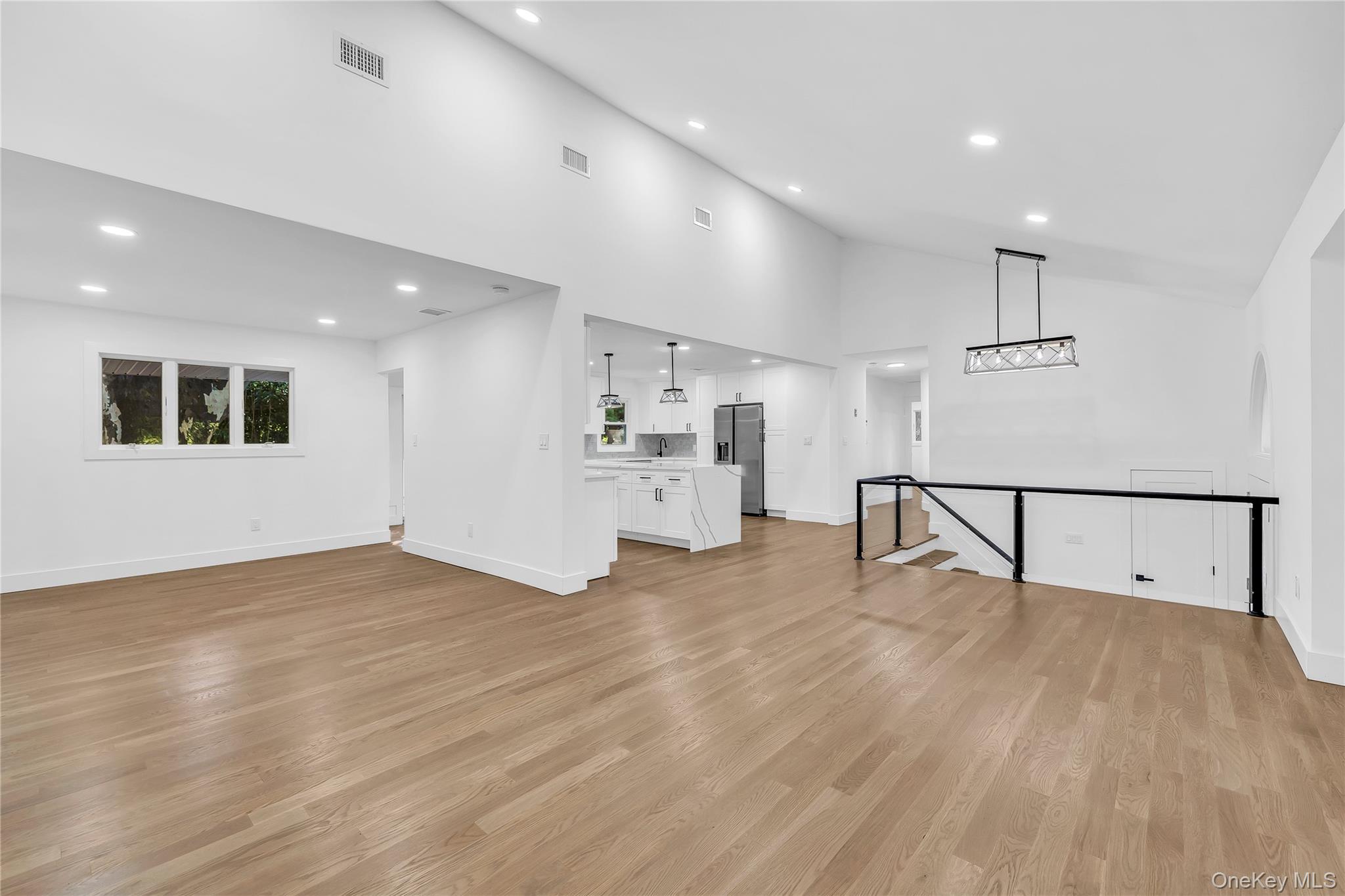 1 Richardson Avenue, Sea Cliff, NY 11579