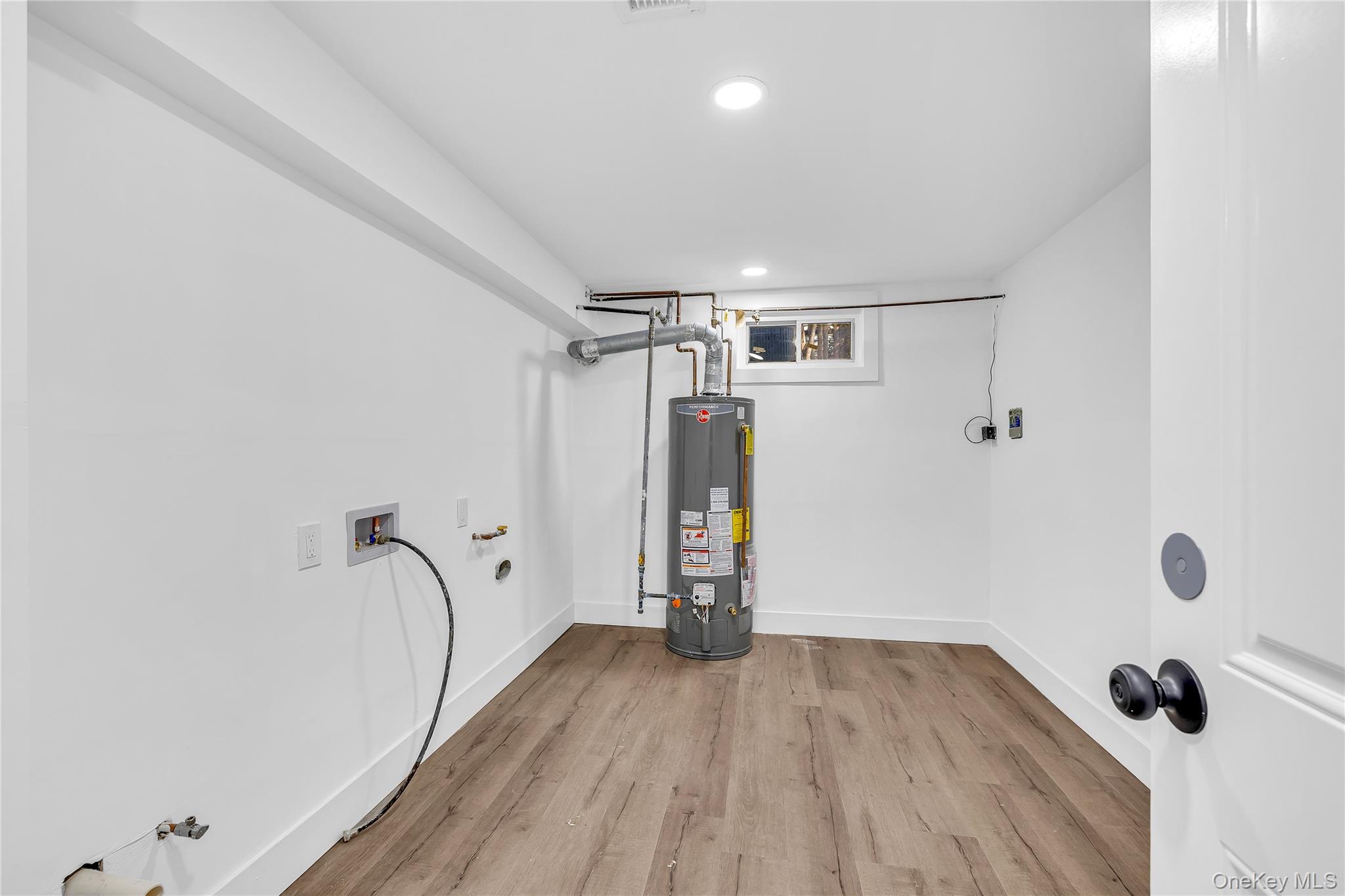 1 Richardson Avenue, Sea Cliff, NY 11579