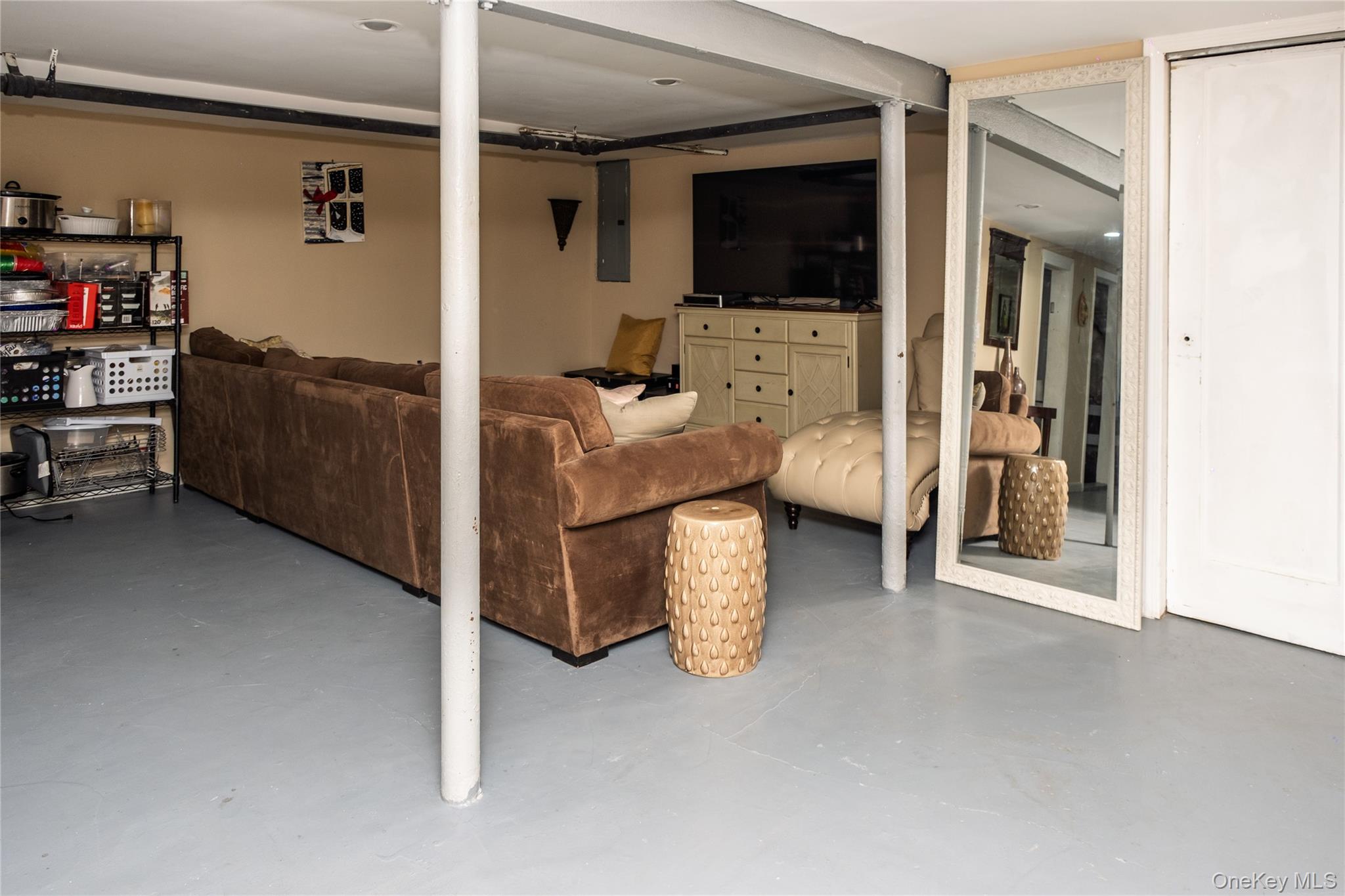 217 Elton Road, Stewart Manor, NY 11530