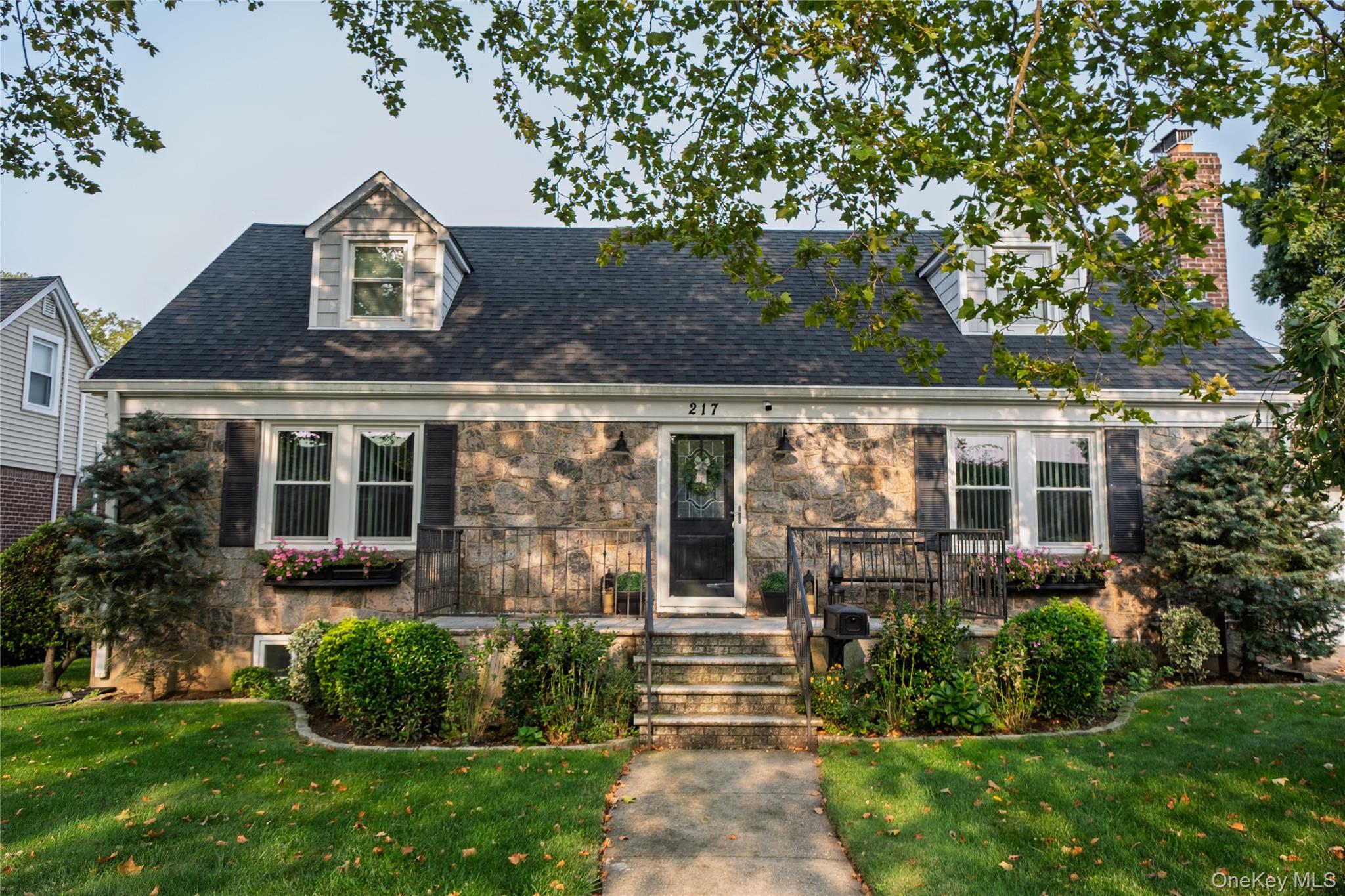 217 Elton Road, Stewart Manor, NY 11530