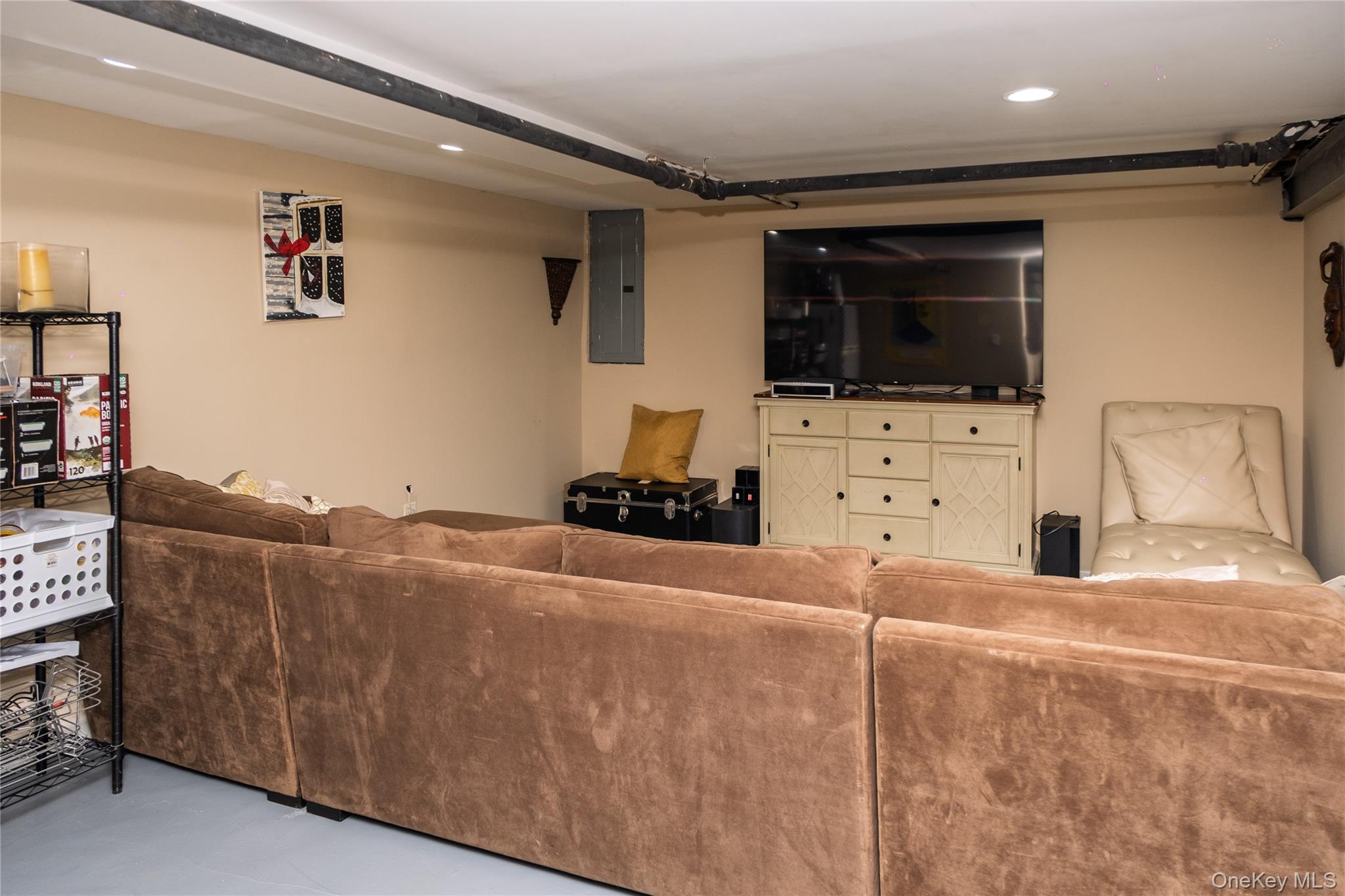 217 Elton Road, Stewart Manor, NY 11530