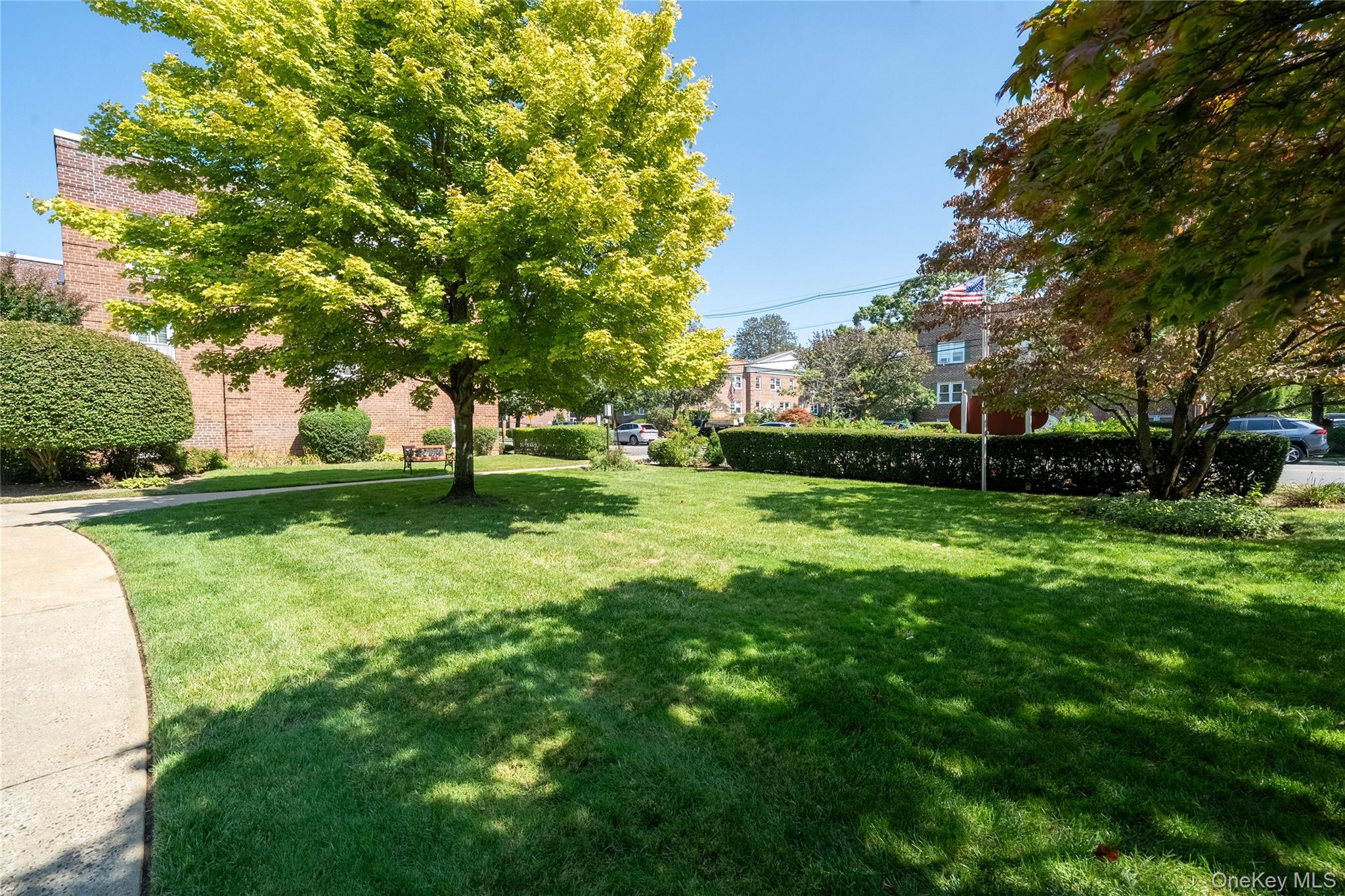 200 N Village Avenue # E-8, Rockville Centre, NY 11570