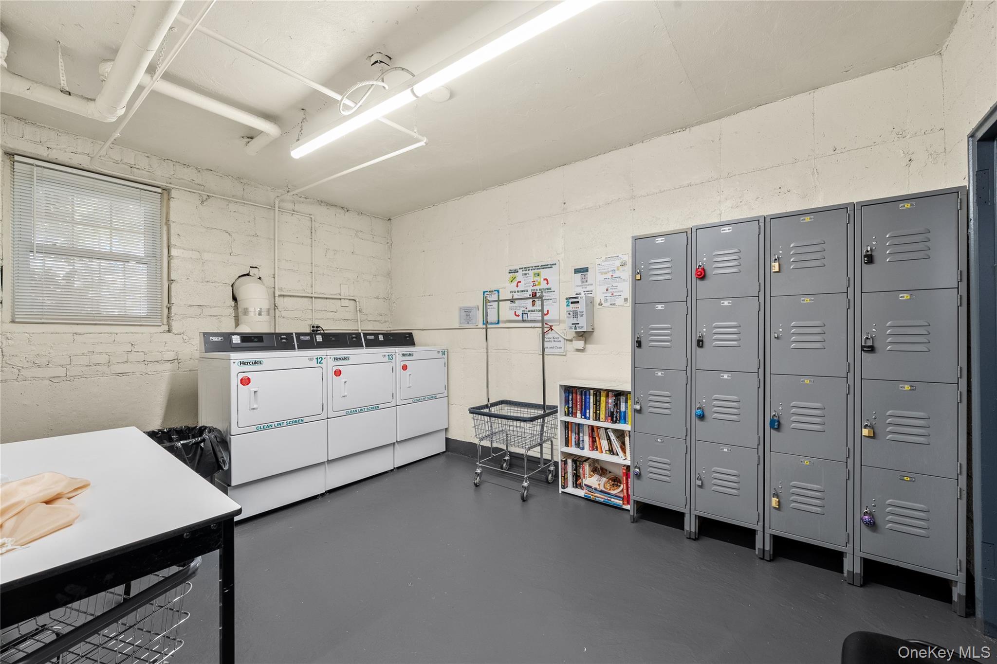 200 N Village Avenue # E-8, Rockville Centre, NY 11570