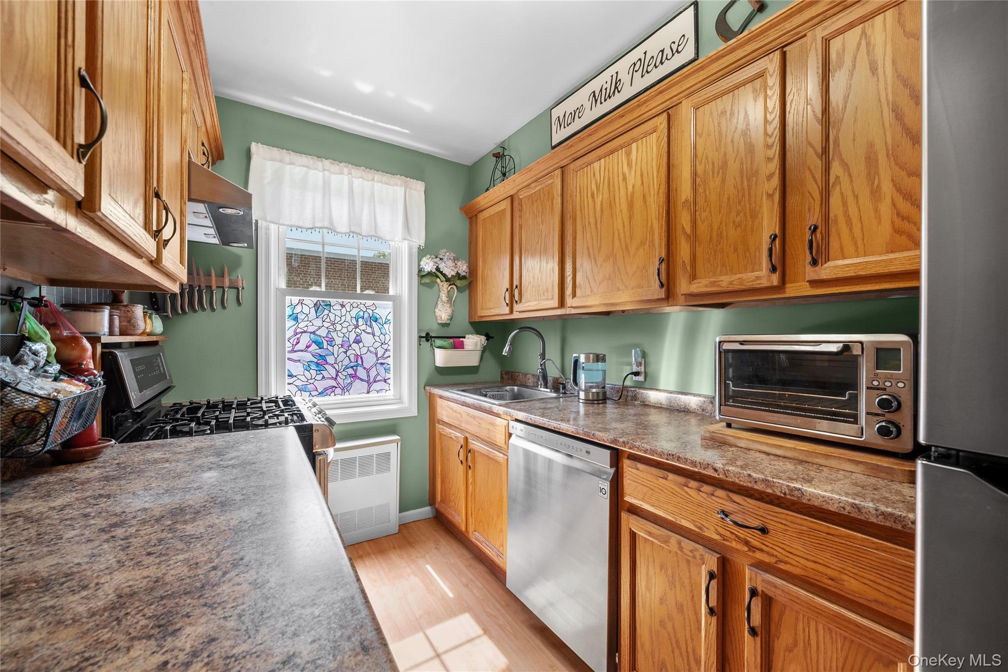 200 N Village Avenue # E-8, Rockville Centre, NY 11570